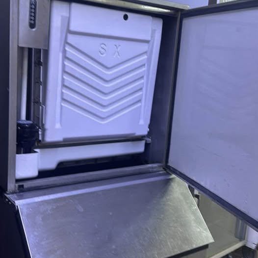 Commercial ice making machines  - Image 2