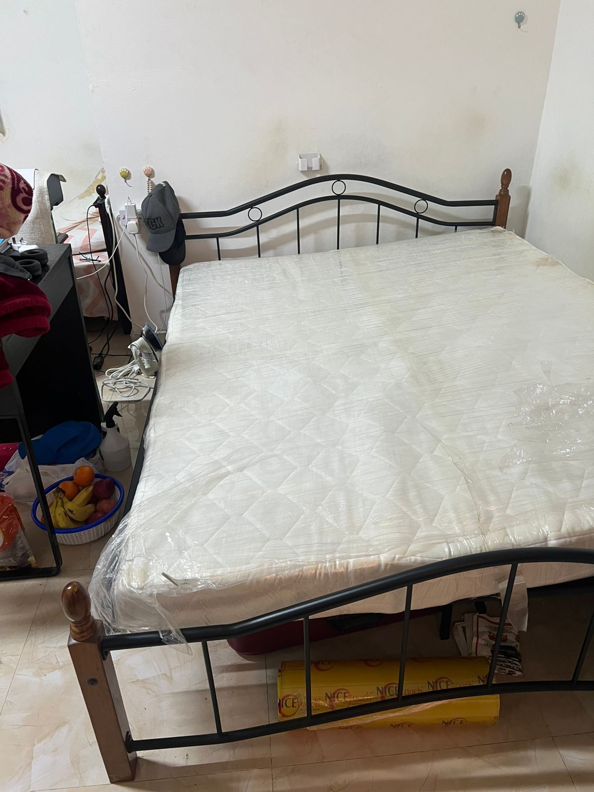 Bed with mattress  - Image 5