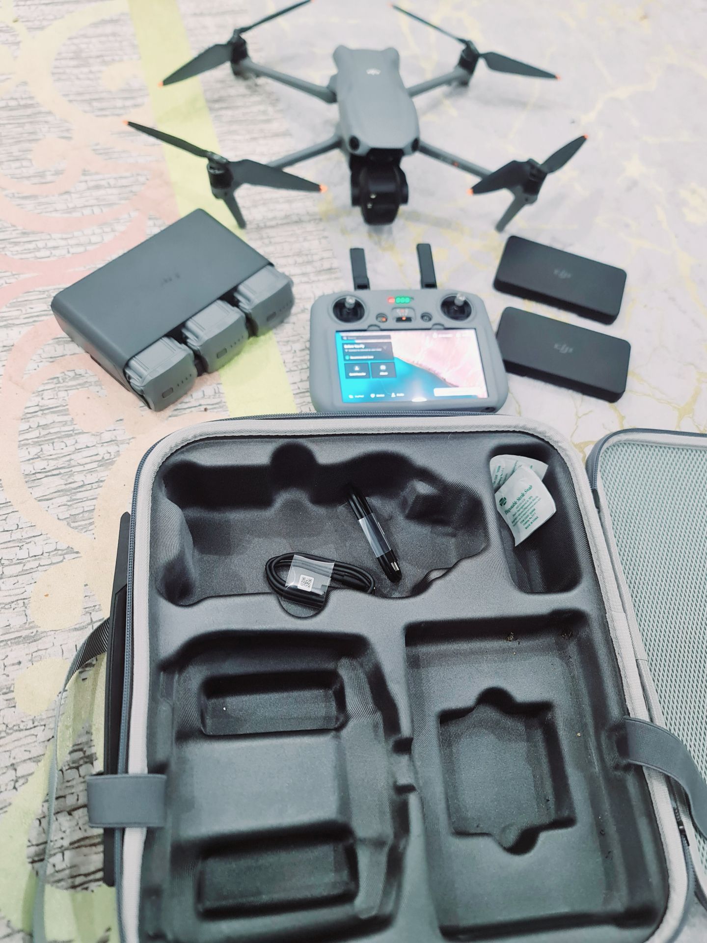 DJI Air 3 S like new - Image 4