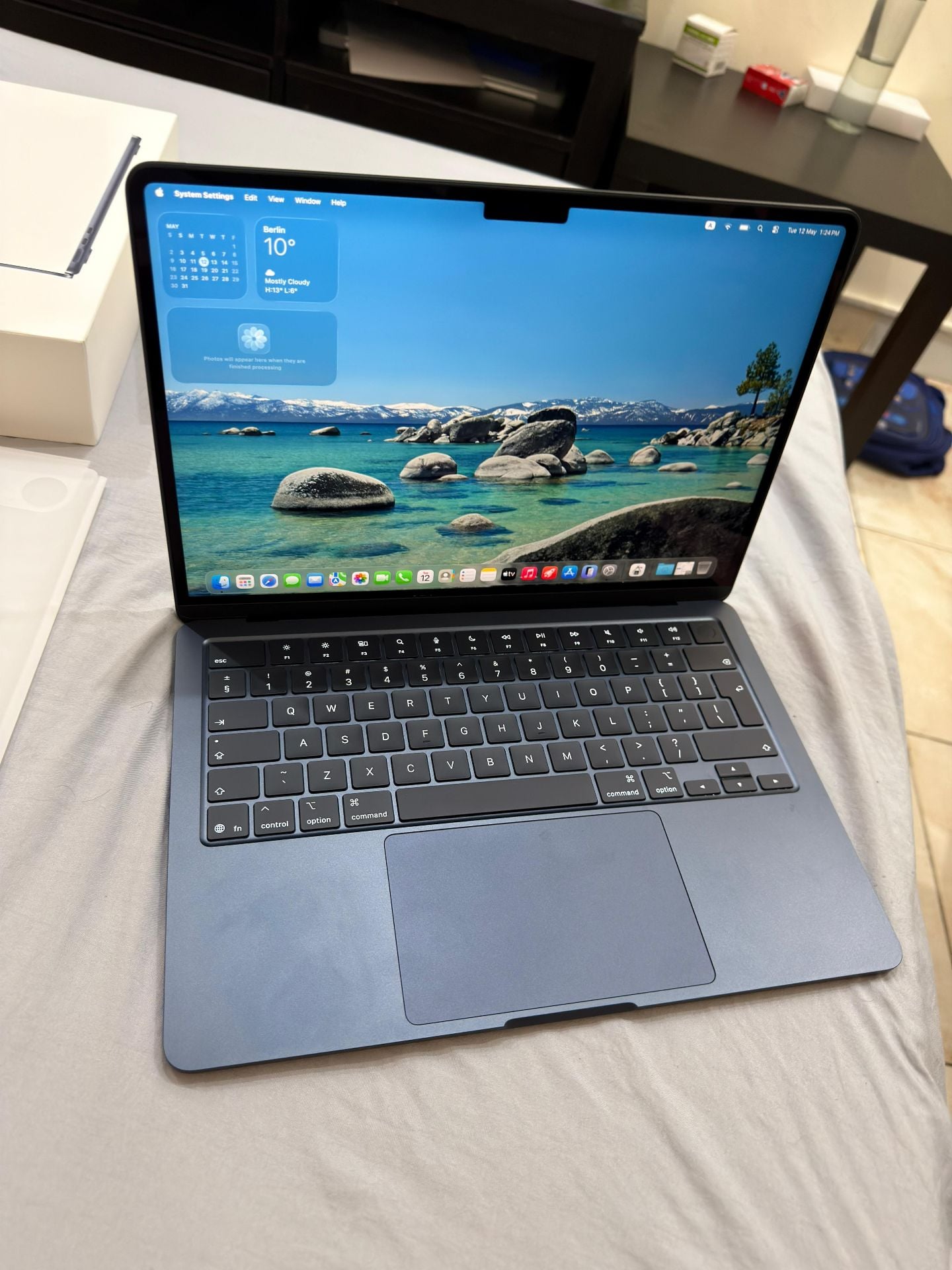 4 DAYS OLD Apple MacBook Air 13 2026 M5 16GB 512GB Midnight Black - Image 2