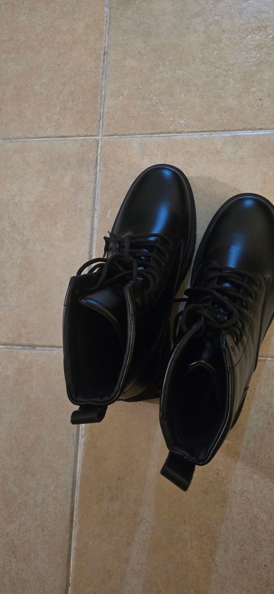 Boots - Image 3