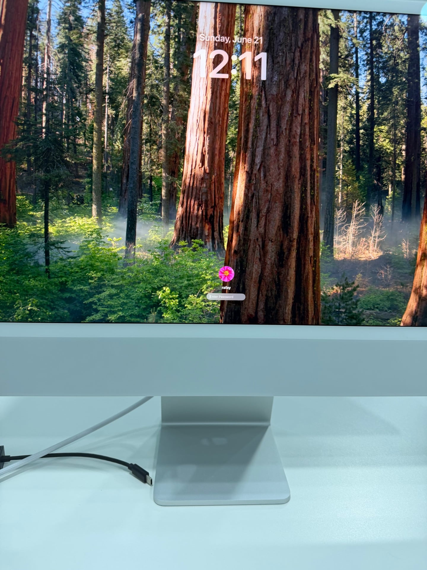 آبل iMac 24 إنش كالجديد - Image 2