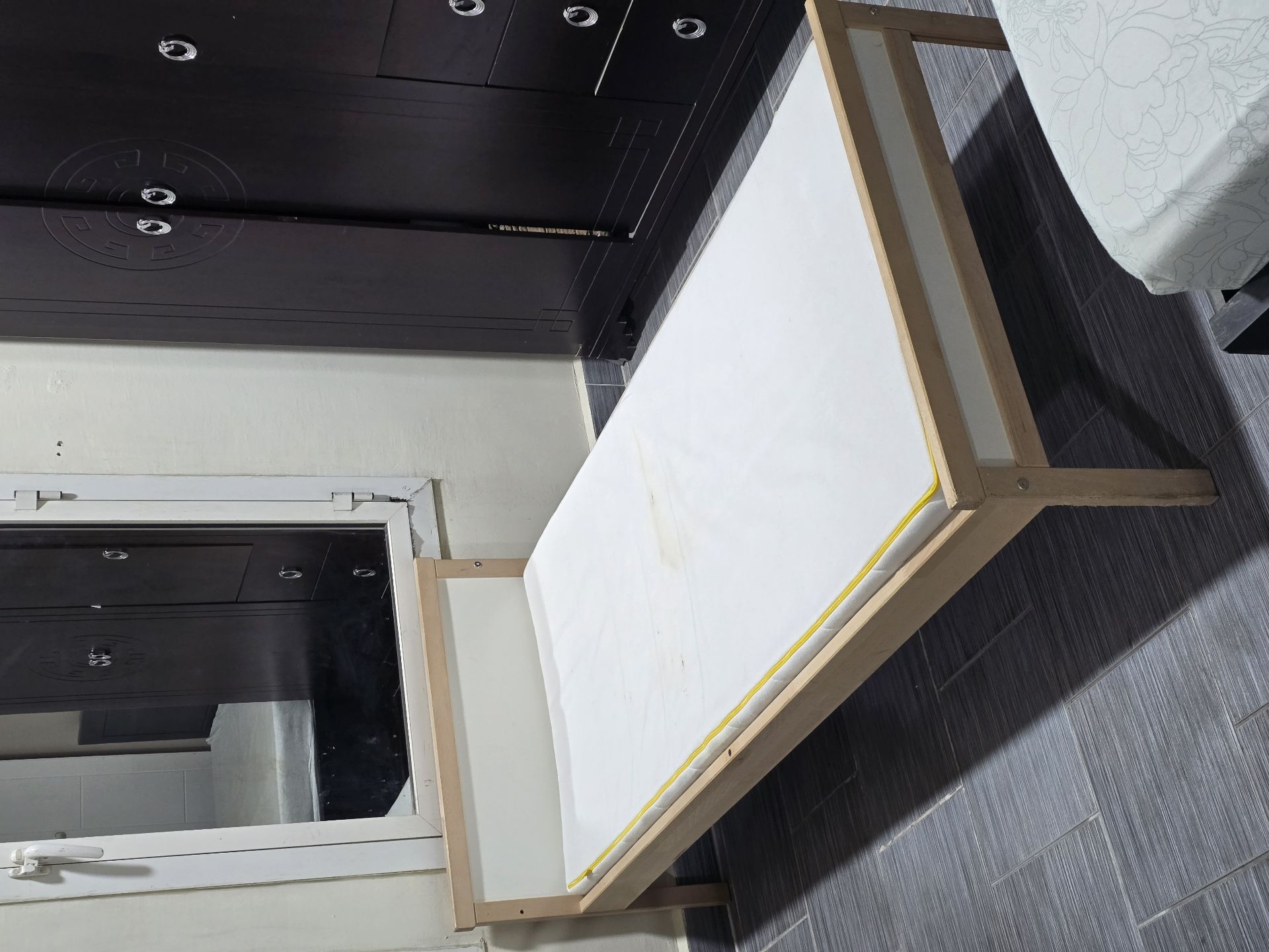 Bed matress wardrobe  - Image 6