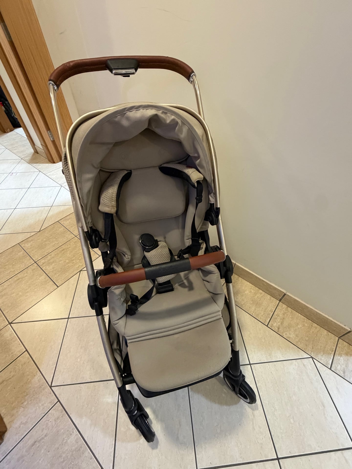 Fancy SilverCross kids trolley - Image 1