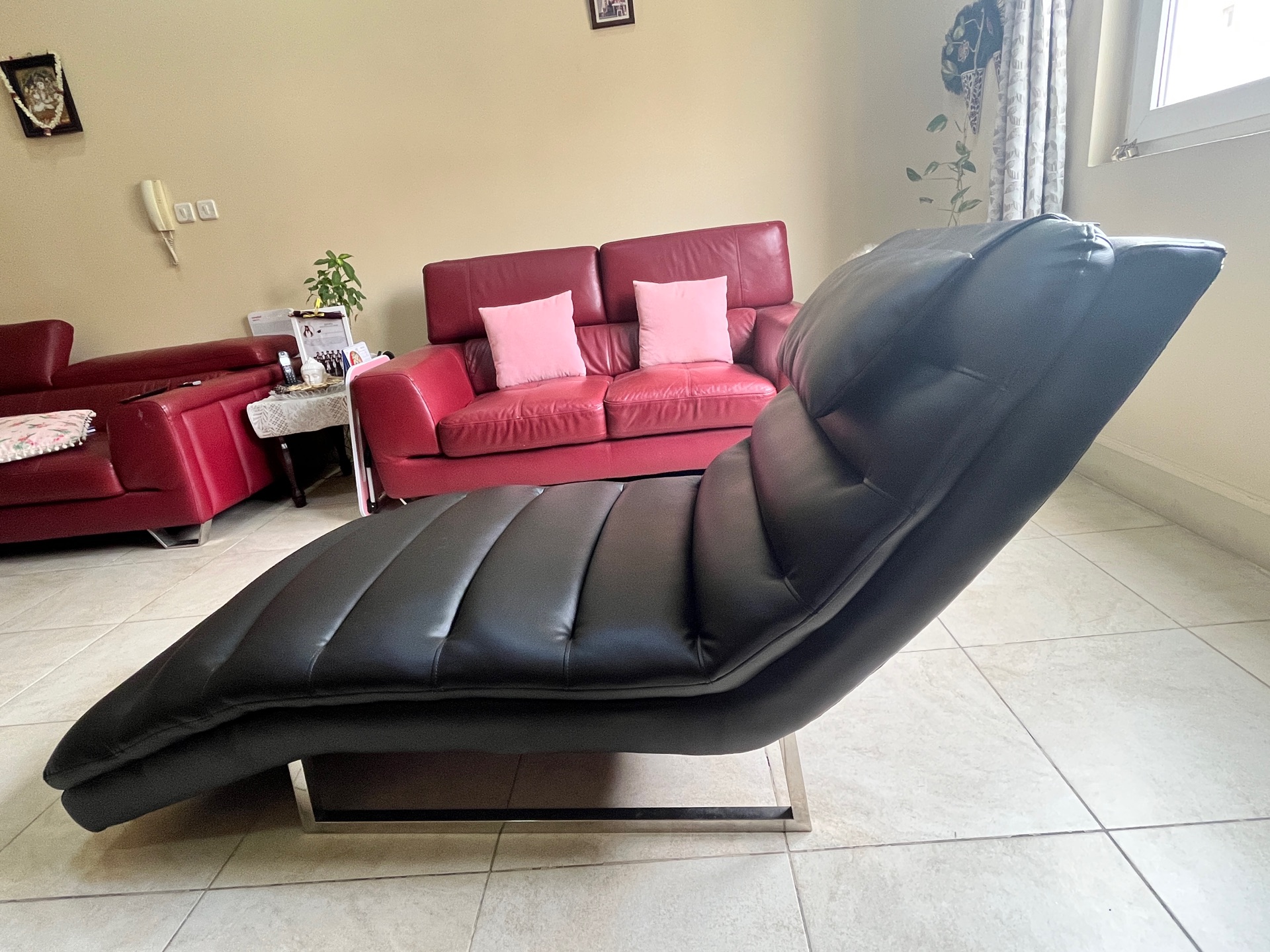 RUSSO Chaise Lounge - Black Leather Gel  - Image 4