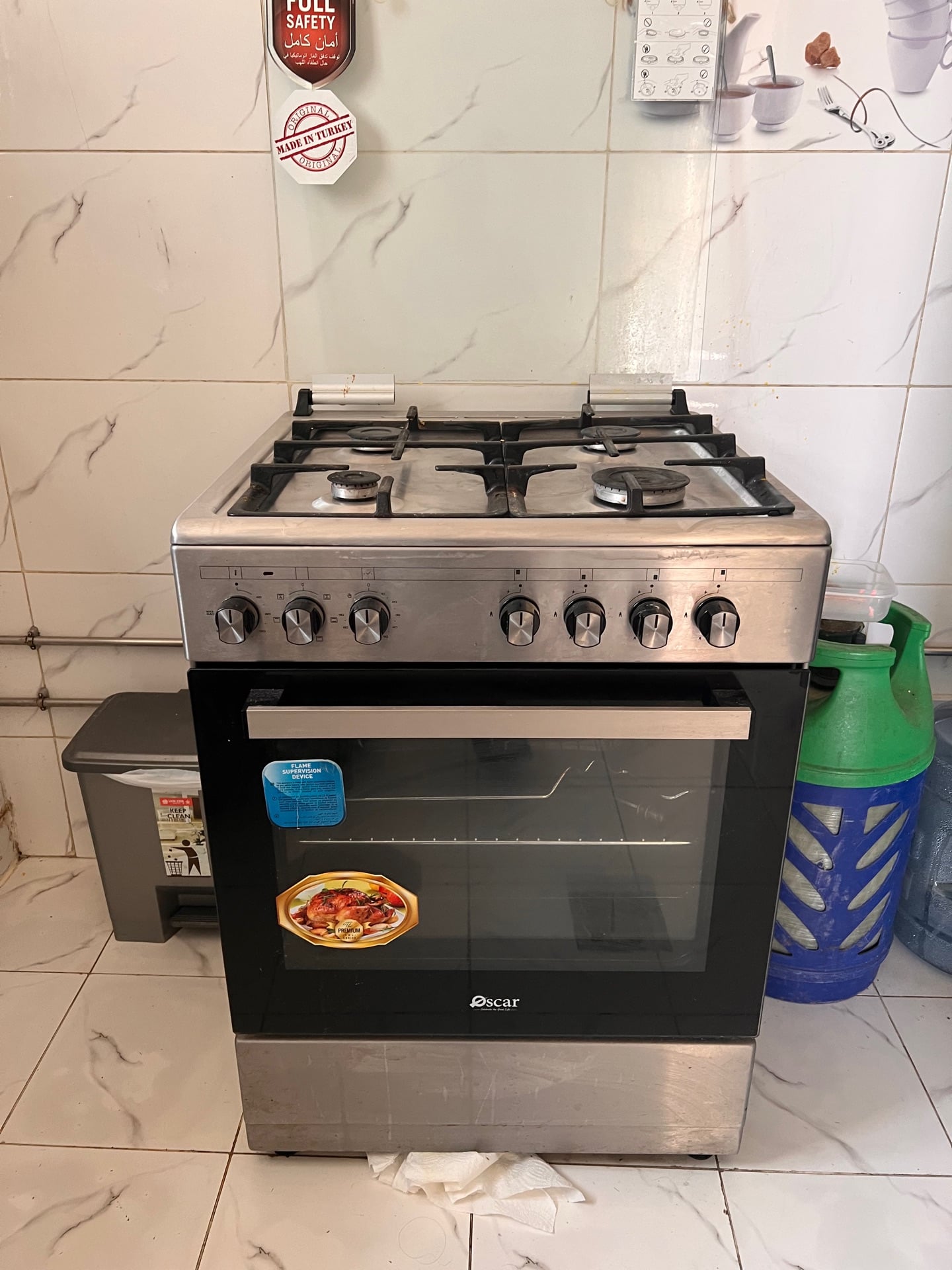 Oscar 4 burner gas , oven grill electric  - Image 3