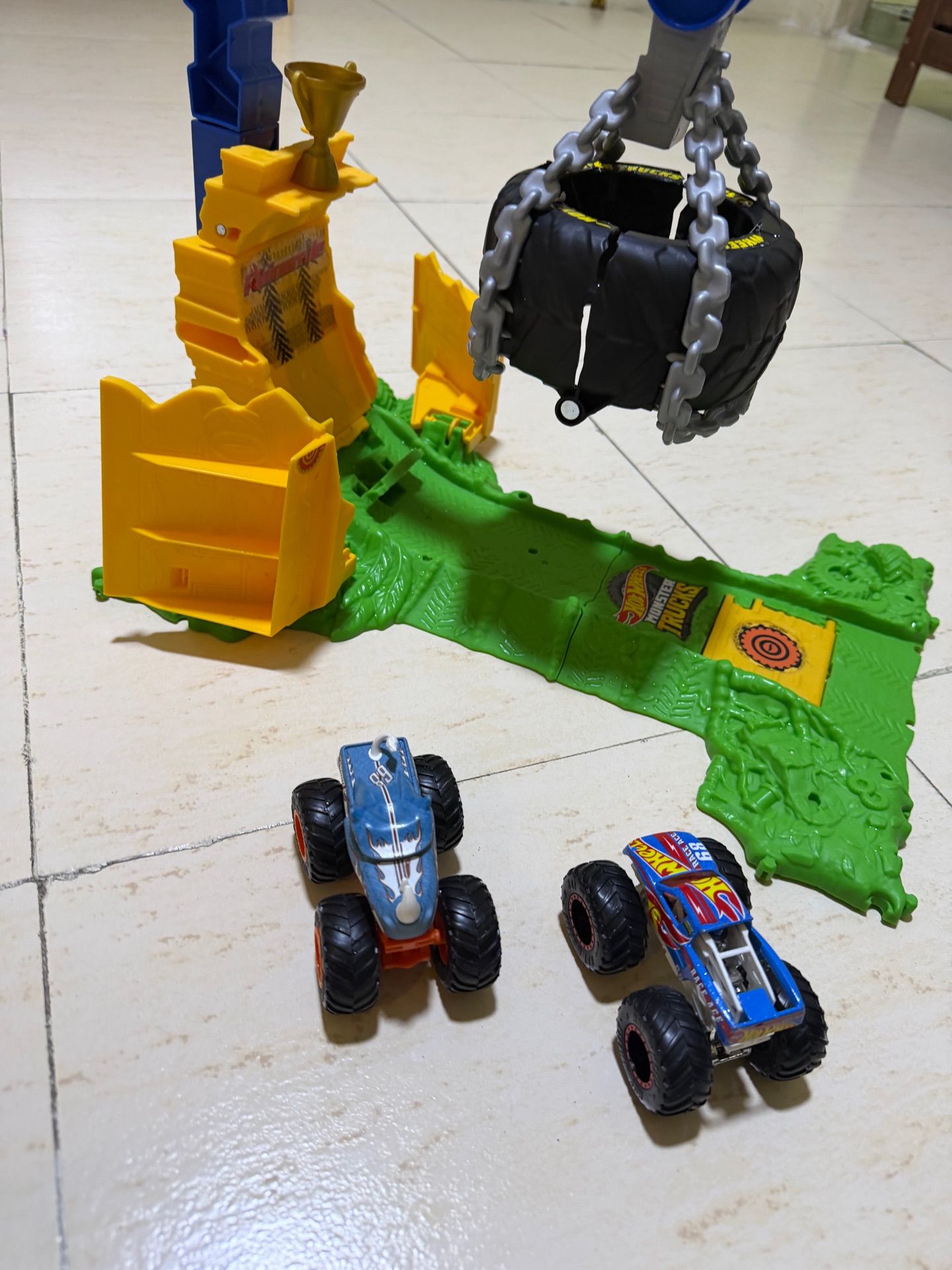 ELC Hot Wheels Monster Trucks Stunt Tire Playset - Image 2