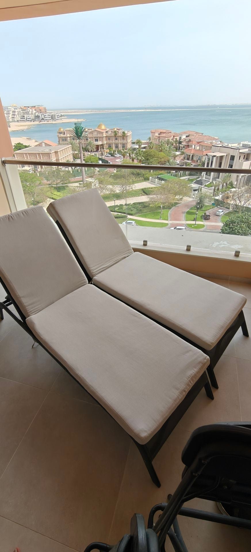 Sun Lounge - Image 1