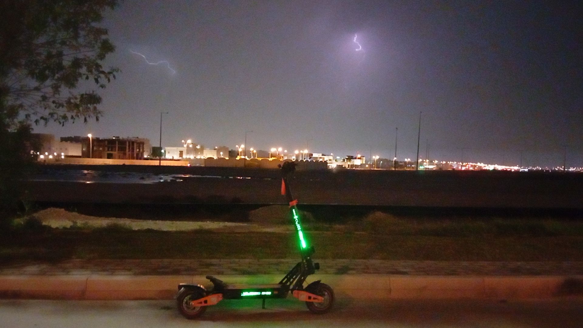 Kugoo g2 max electric scooter ( 2 yrs warranty) - Image 4