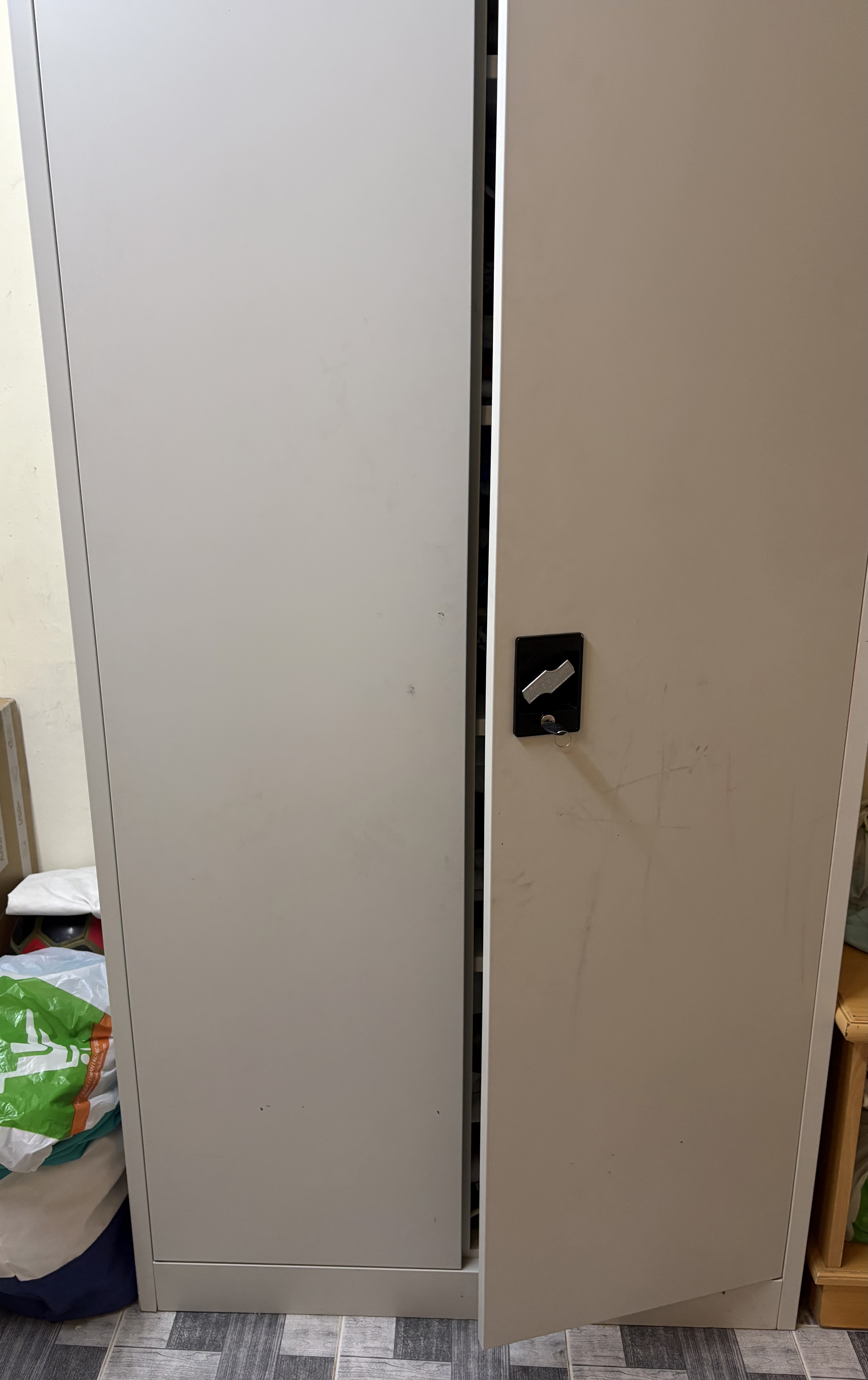 Bed with mattress and wardrobe - Image 1