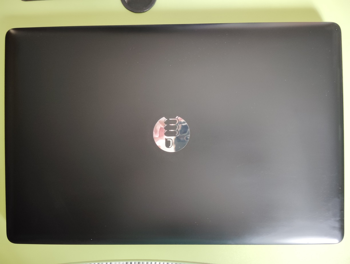 ilife laptop, Sandisk USB stick - Image 3