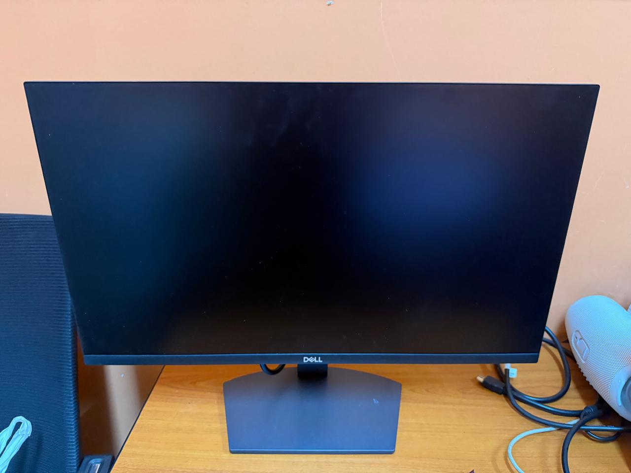 Dell P2421 Monitor for sale in excellent condition - Image 9