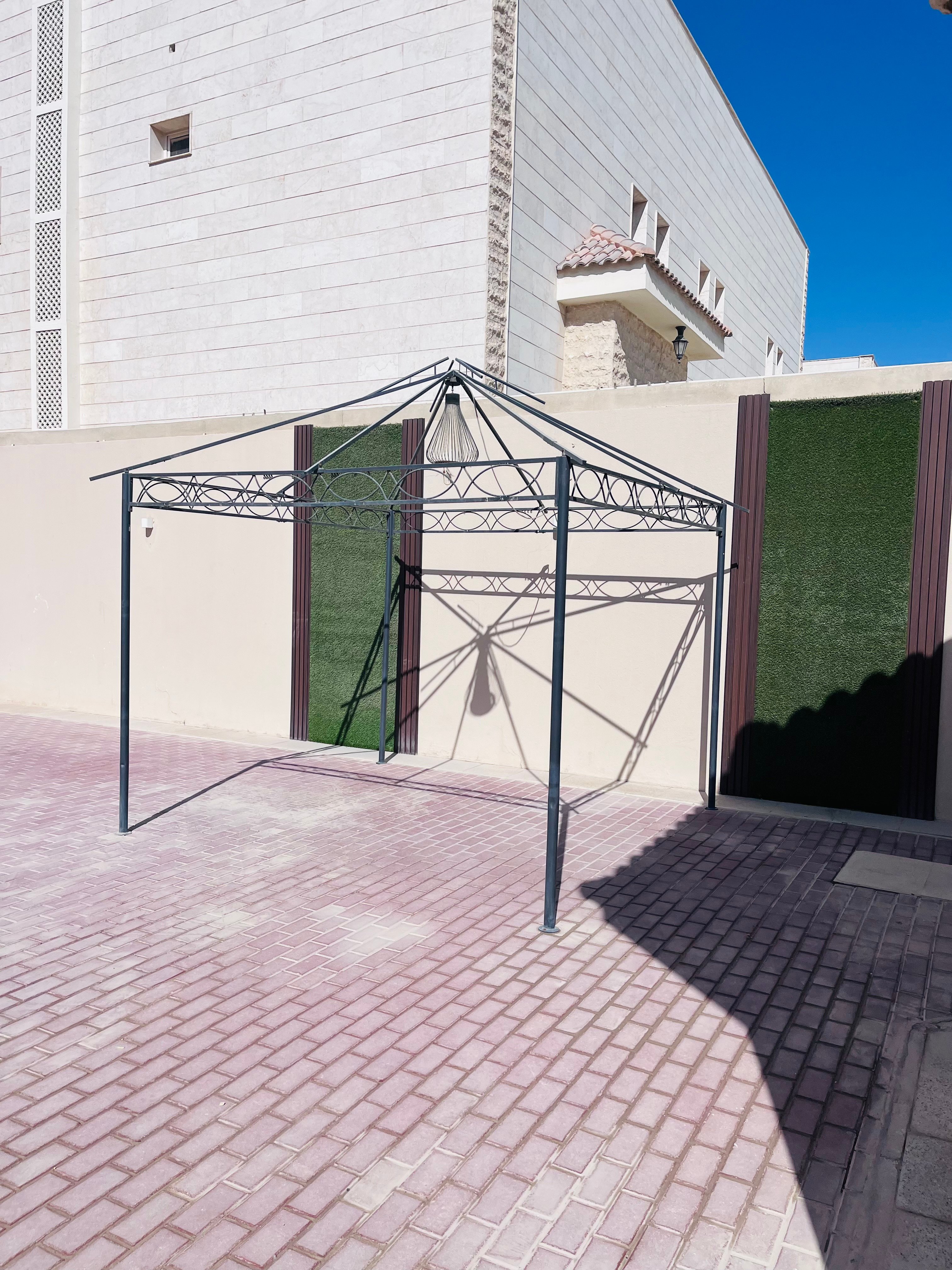 Gazebo frame and outdoor sofa - Image 4