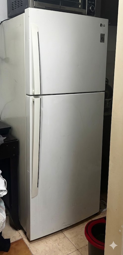 LG fridge for sale - Image 4