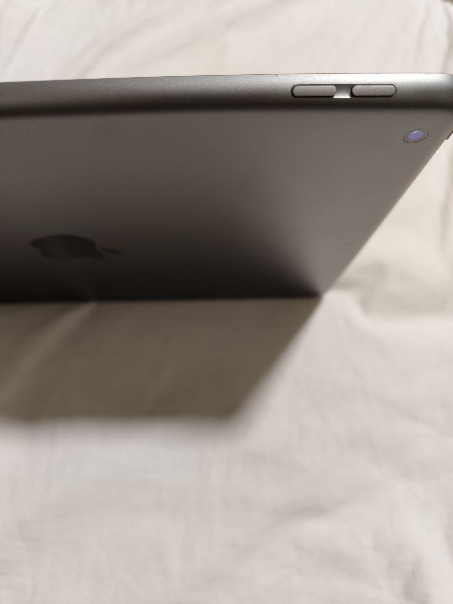 Apple iPad (7th generation) - Image 6