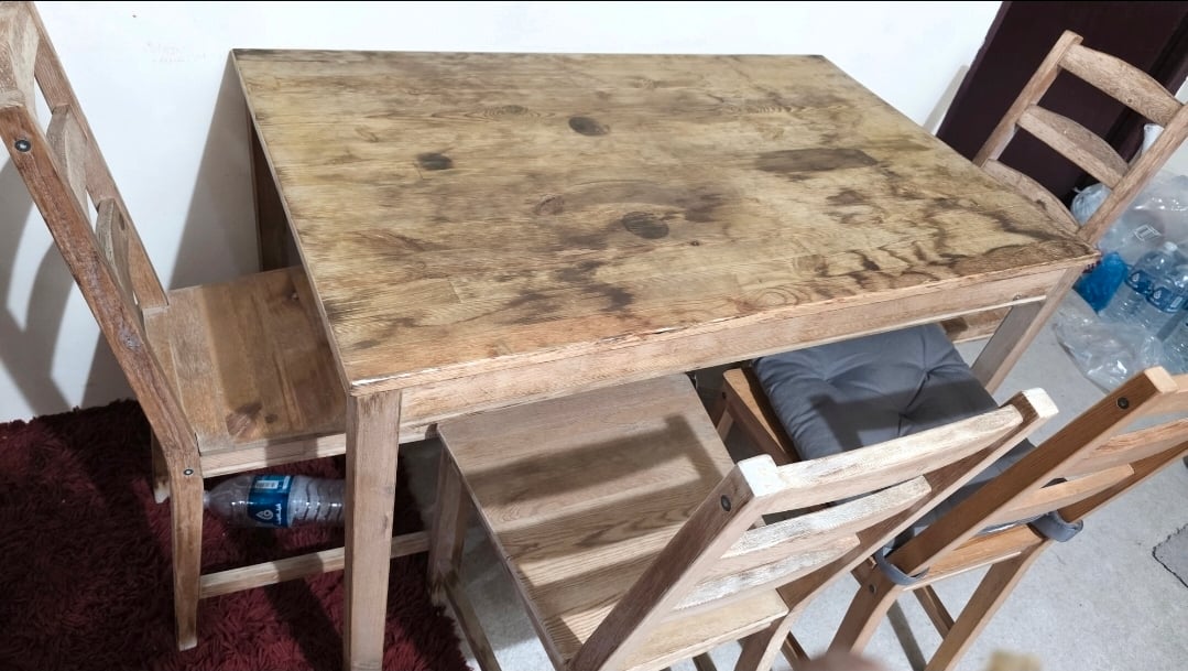 USED TABLE WITH CHAIRS 4 - Image 1
