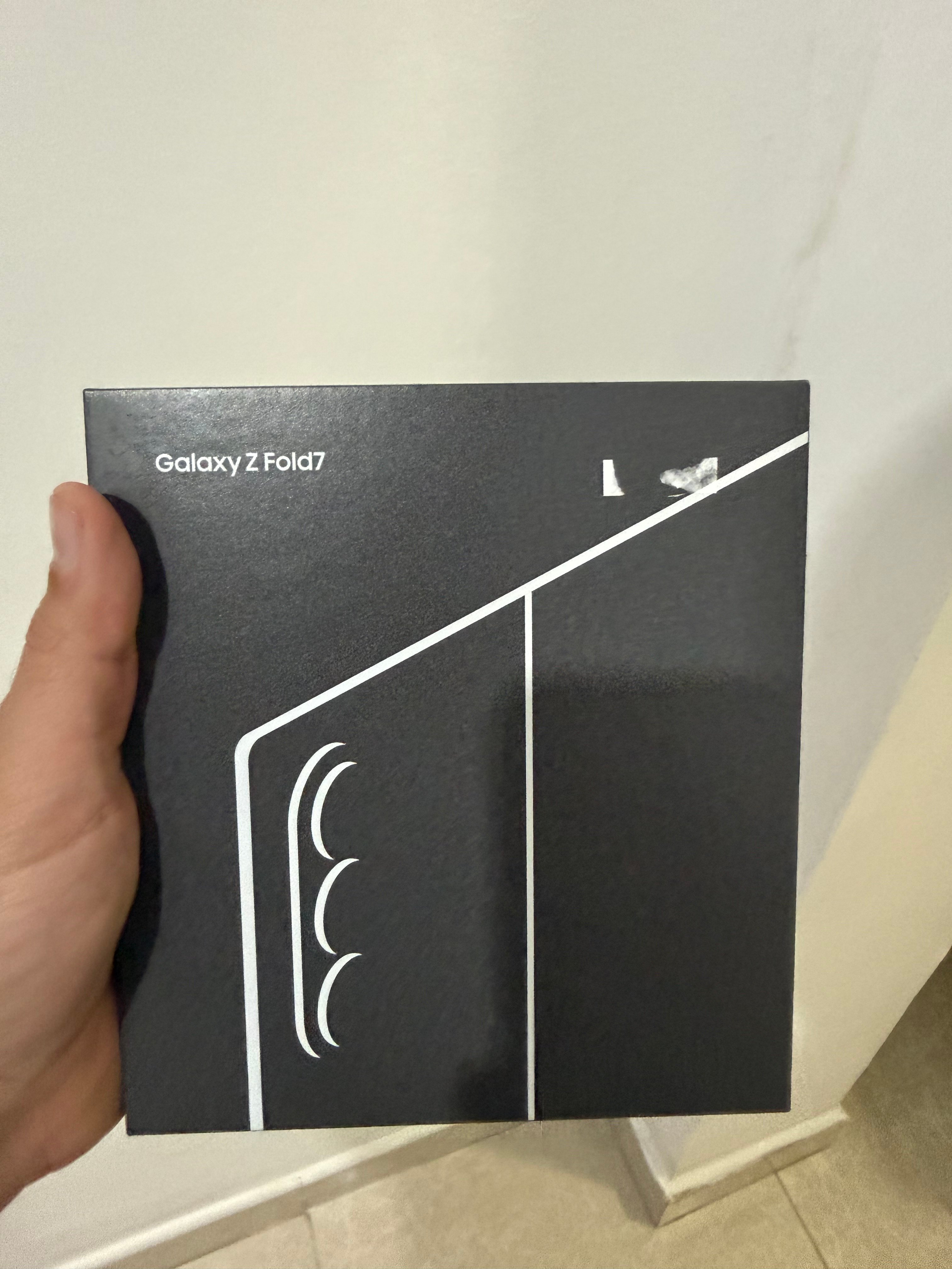 Z fold 7 black 512 GB  - Image 3