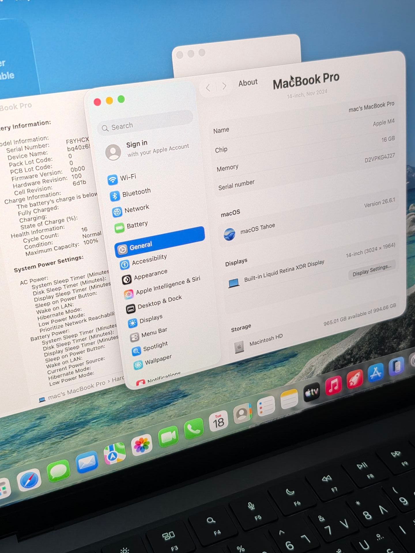Macbook Pro M4 14 بوصة 16/1TB أسود - Image 2