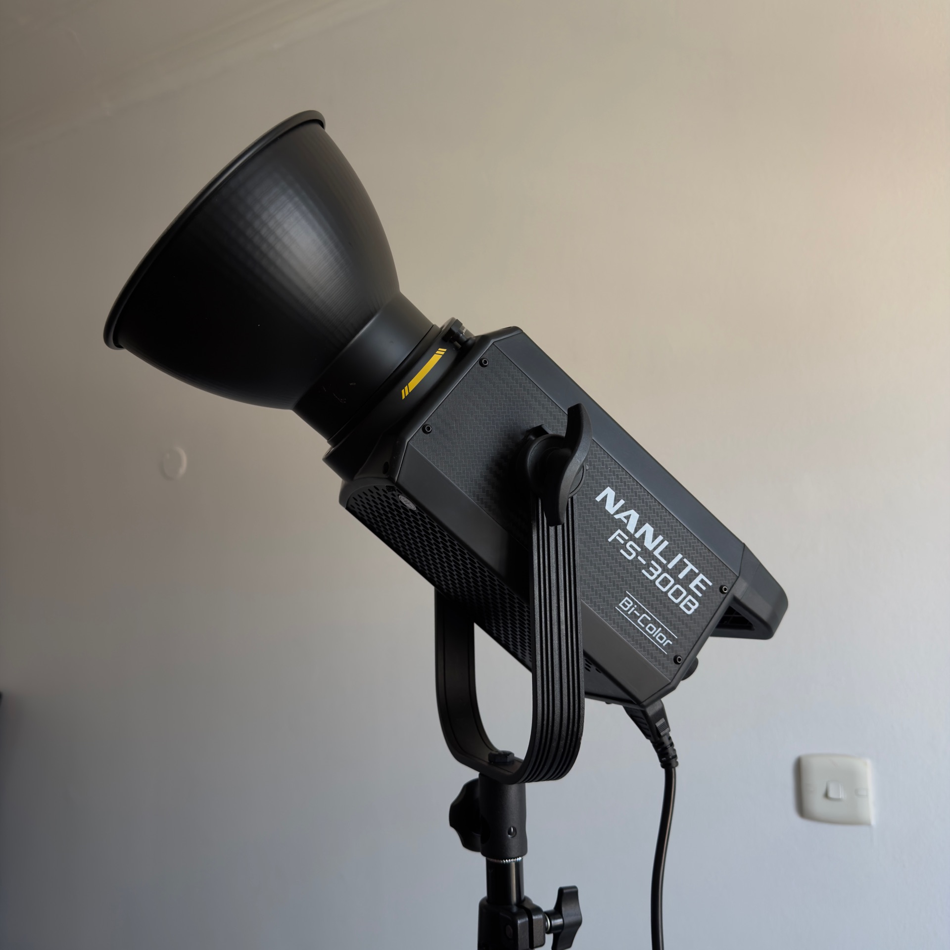 DJI 4SR gimbal and Nanlite FS300 B - Image 9