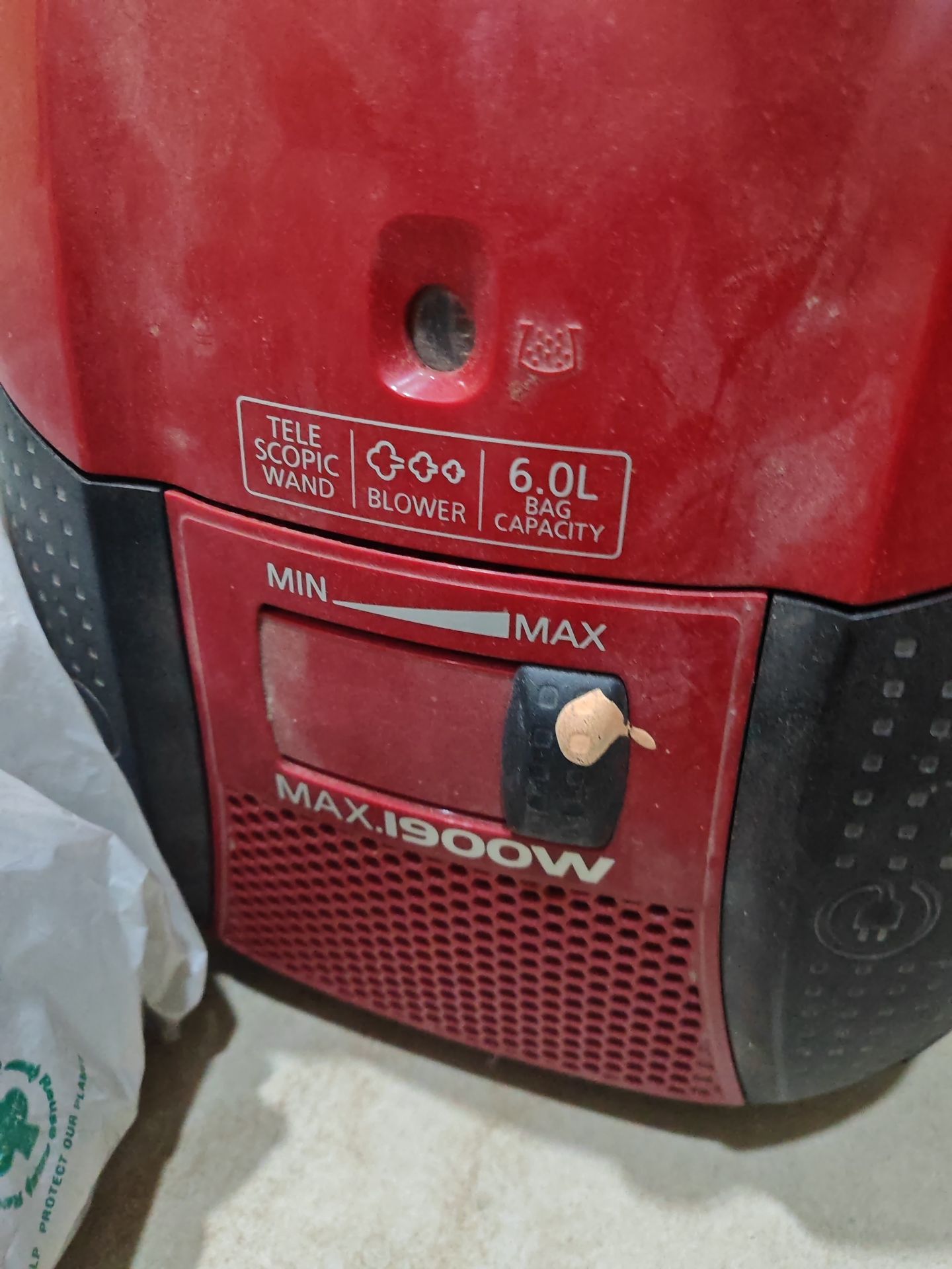 1900 w vaccum cleaner  - Image 2