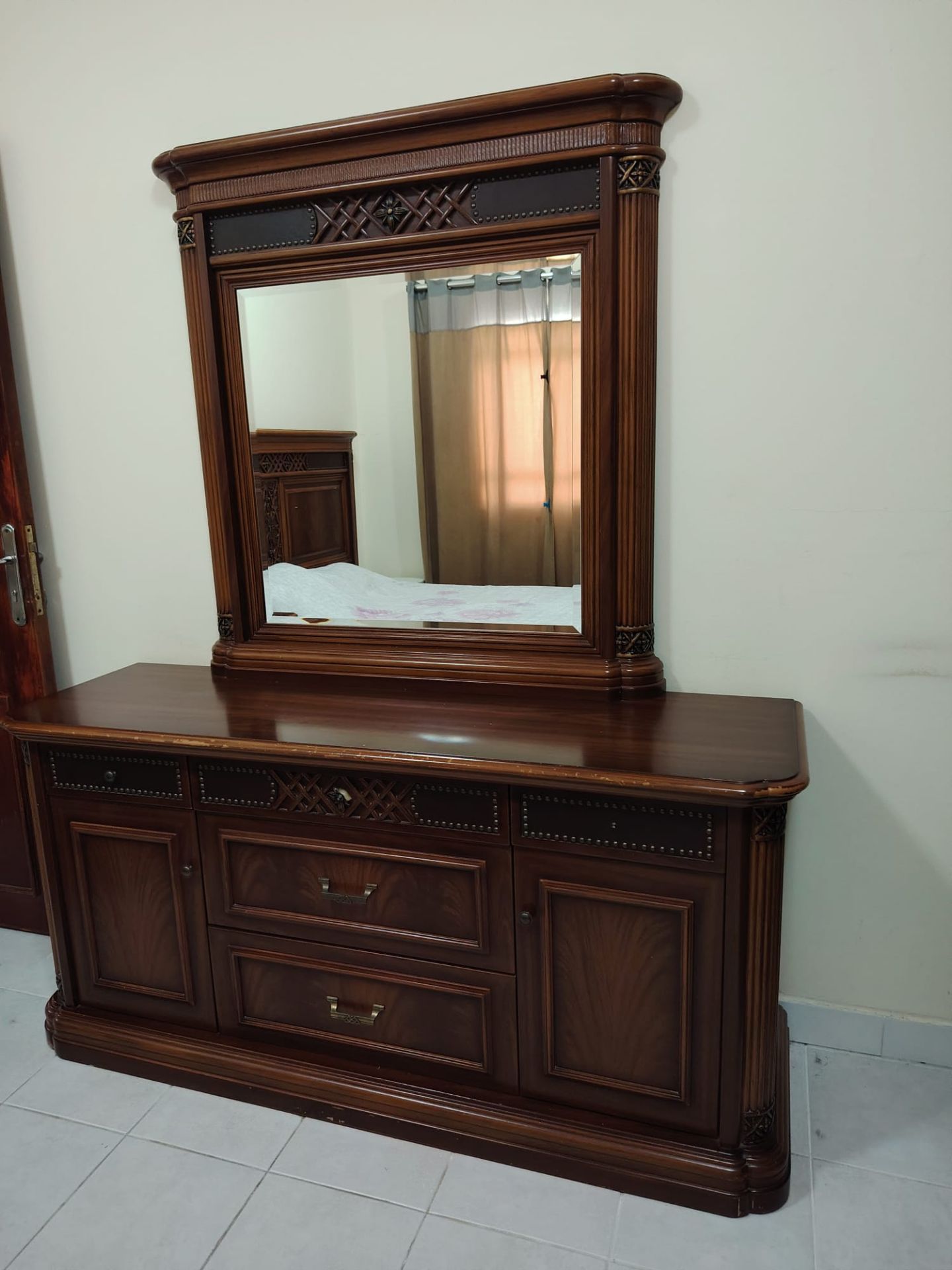 أثاث، طاولة طعام، غاز طبخ، مجموعة أرائك - Image 7
