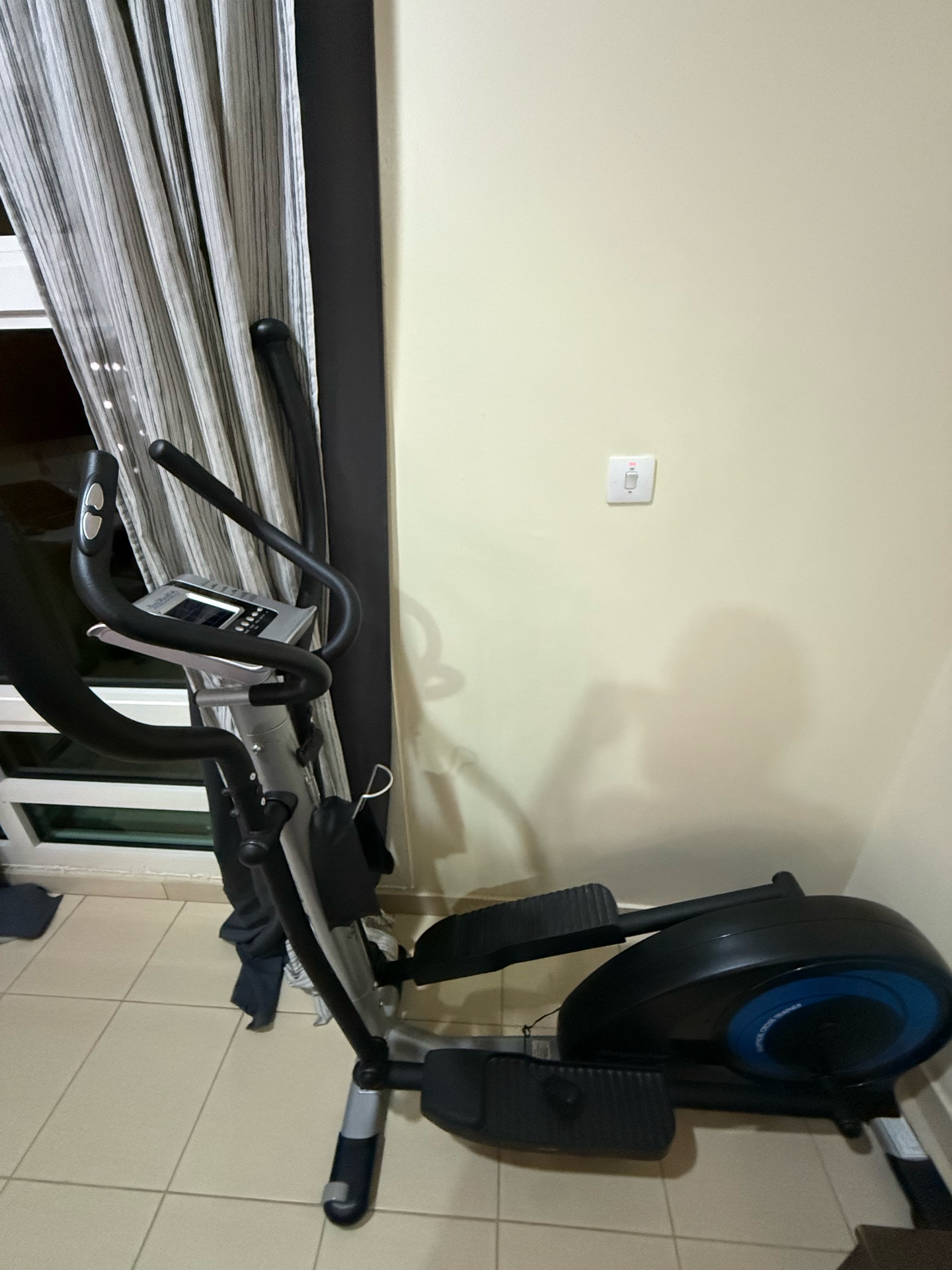 Elliptical machine (Excellent condition) - Image 3