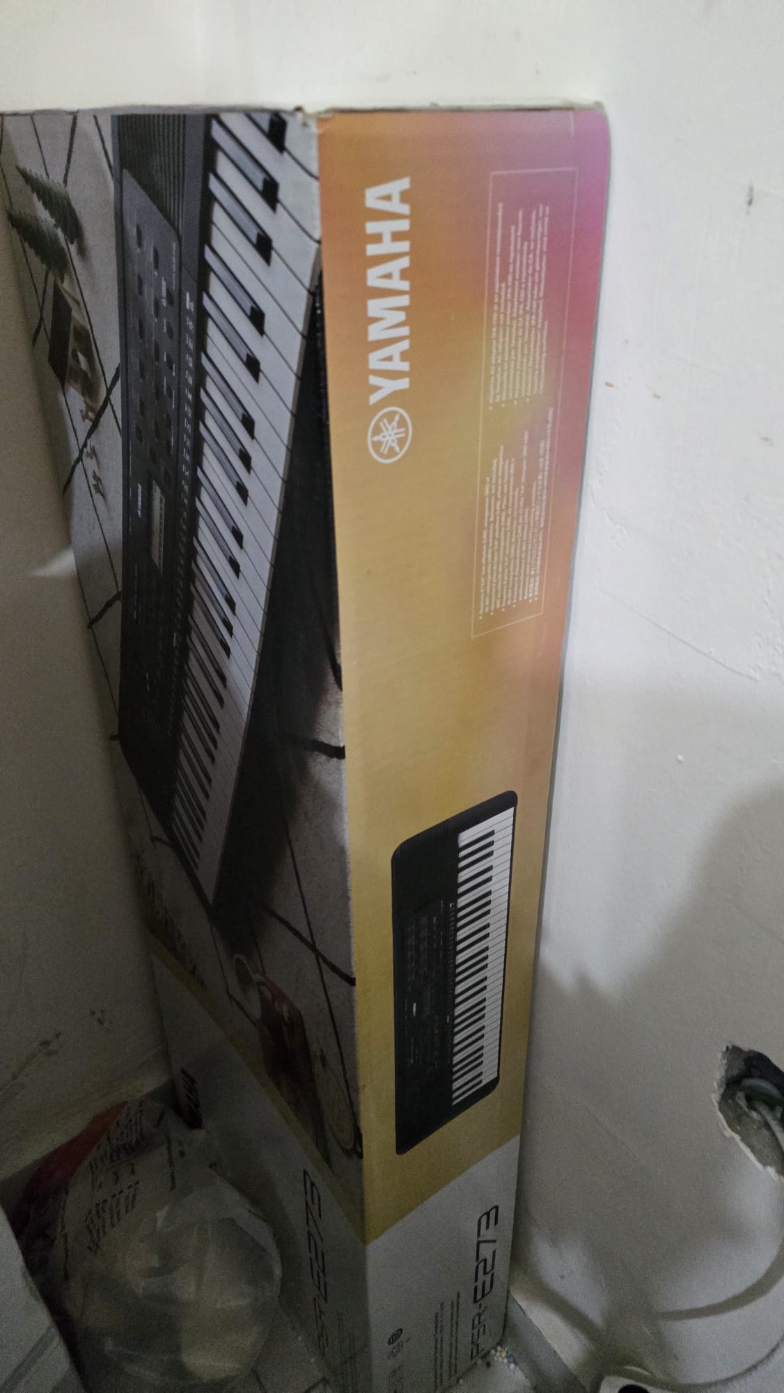 Yamaha Portable Keyboard PSR-E273 - Image 2