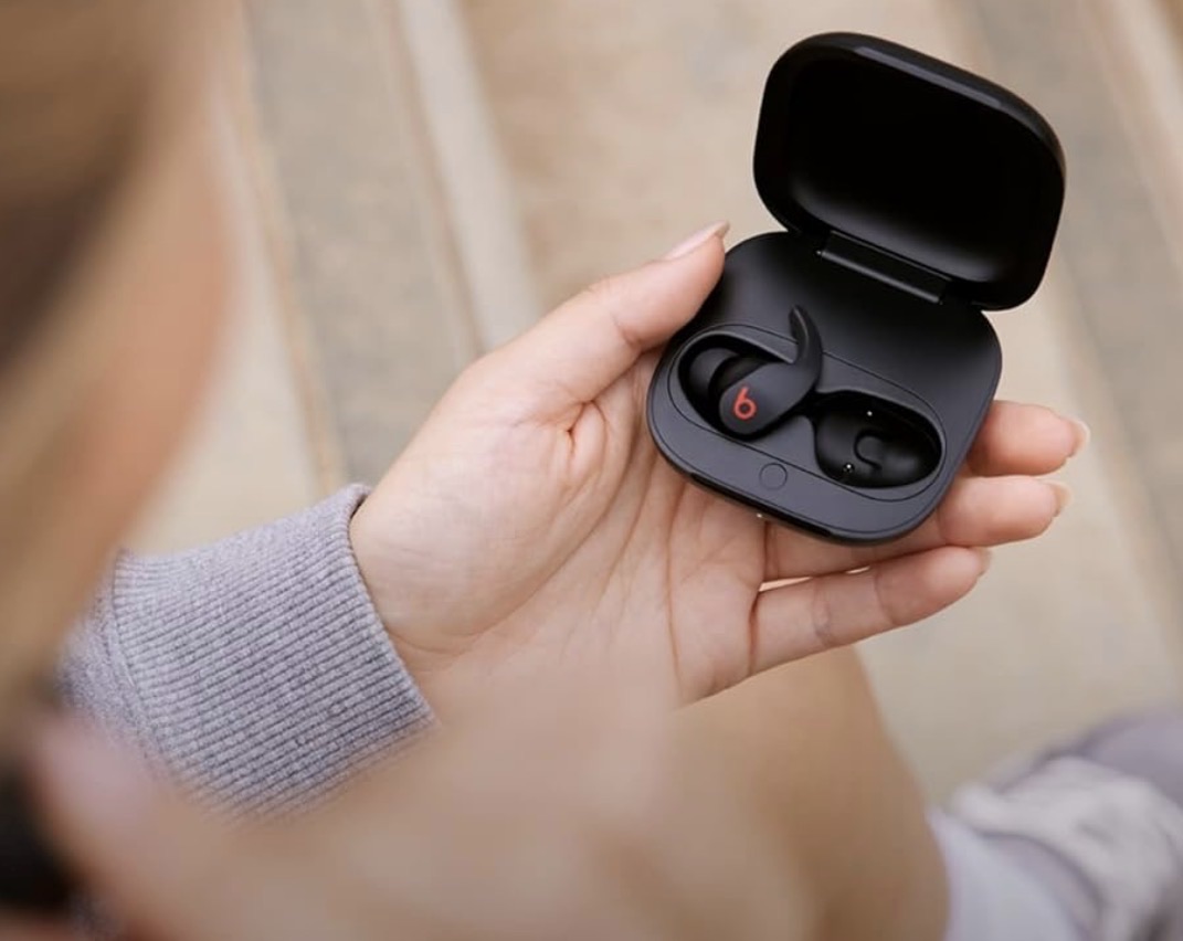 Black Beats fit pro, noise cancellation, cover included  - Image 2