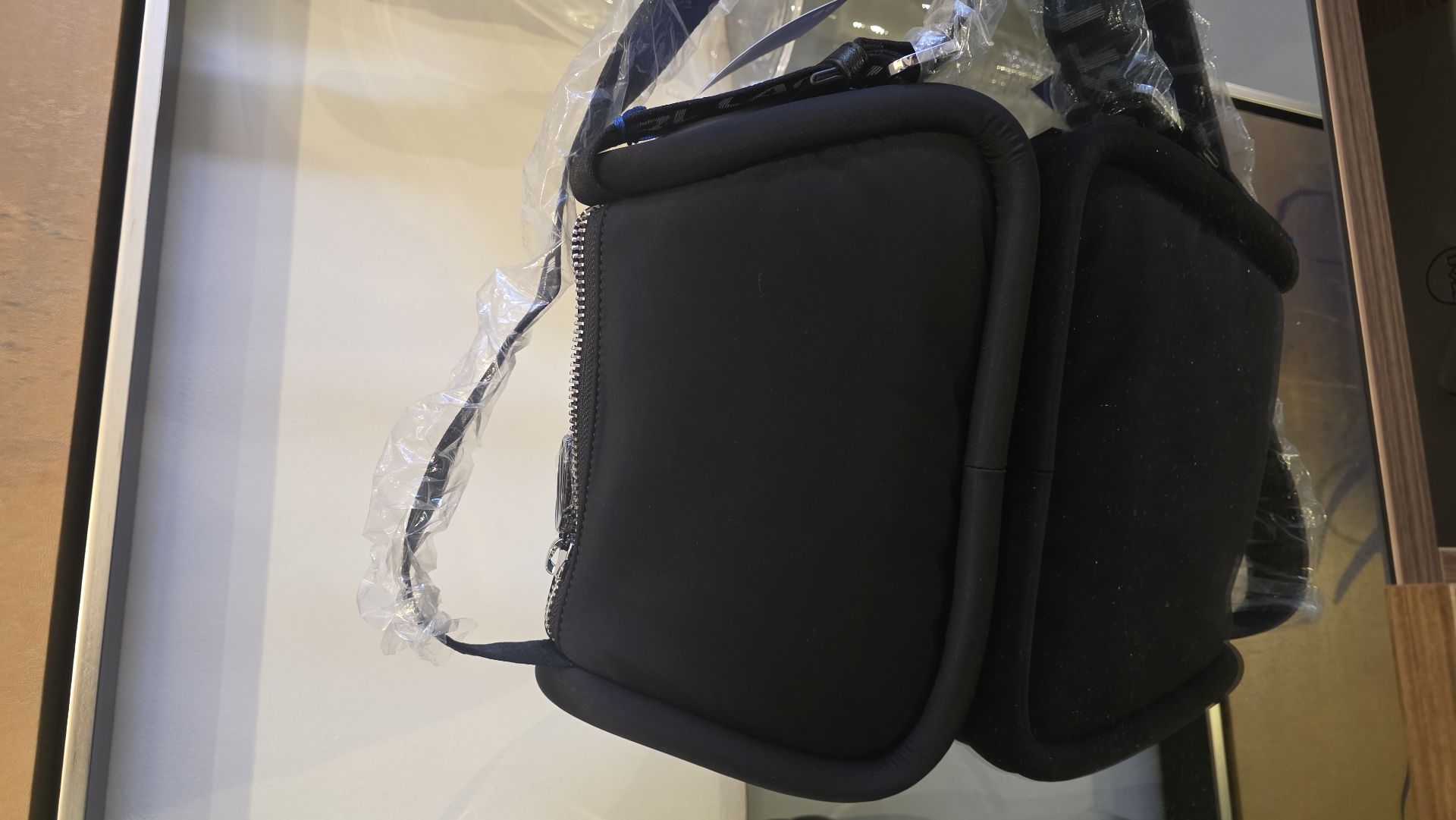 Brand new Karl Legerfeld shoulder bag - Image 6