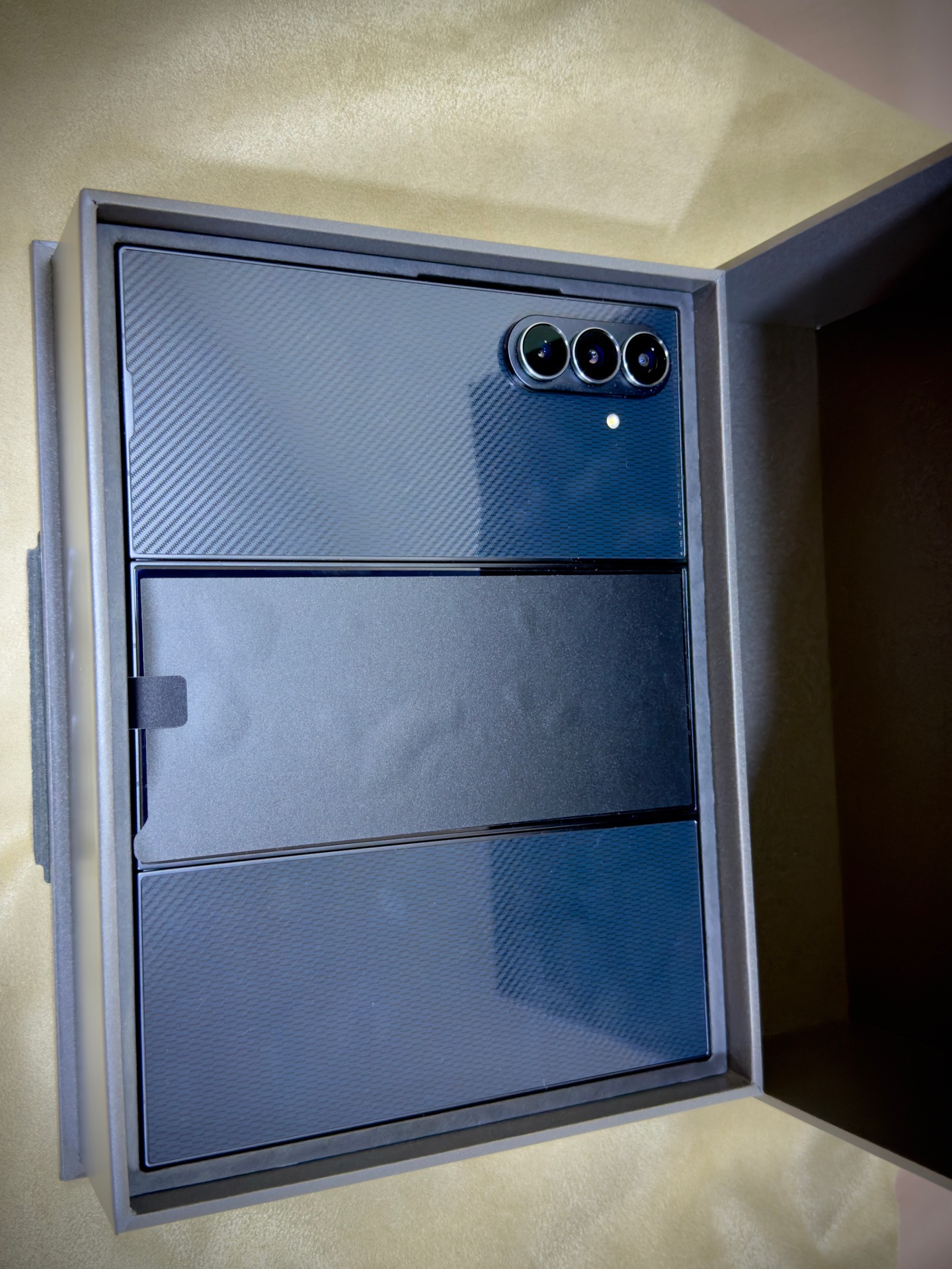 Z trifold  - Image 3