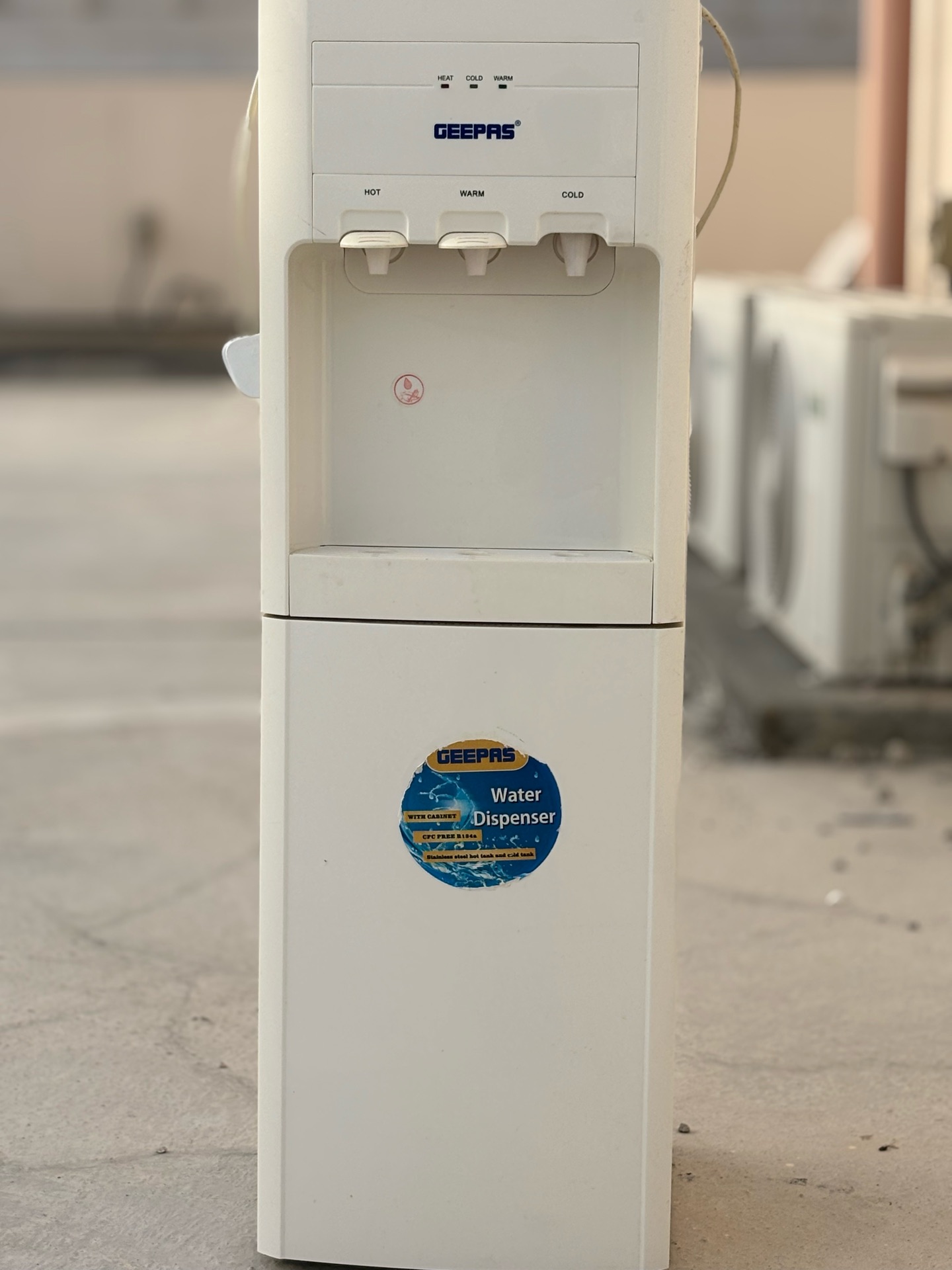Geepas water dispenser with storage cabin - Image 3