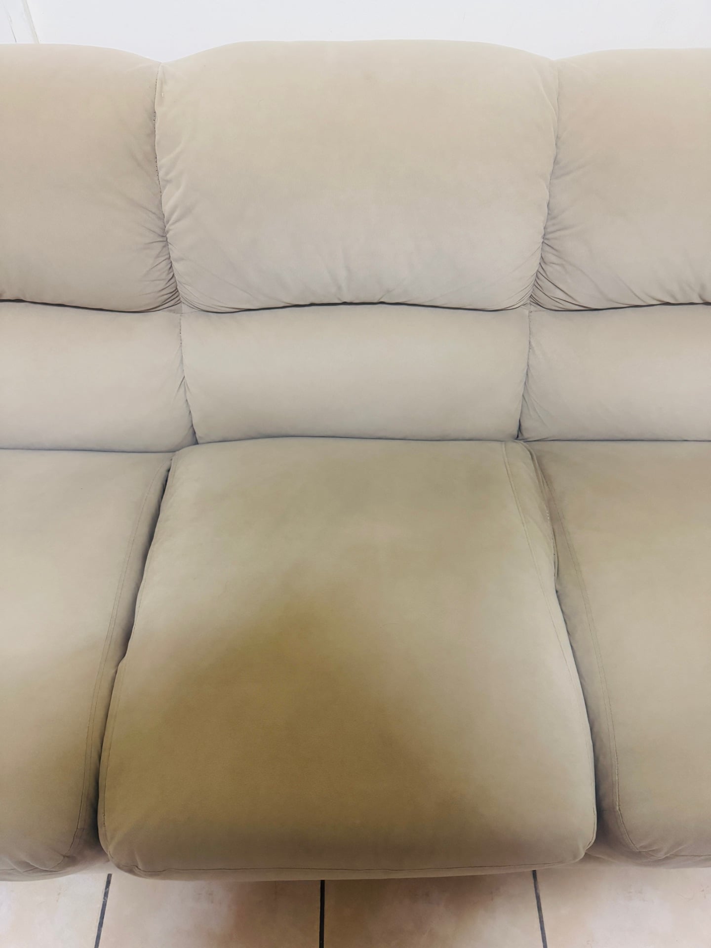 Neatly used 3 seater sofa - Image 3
