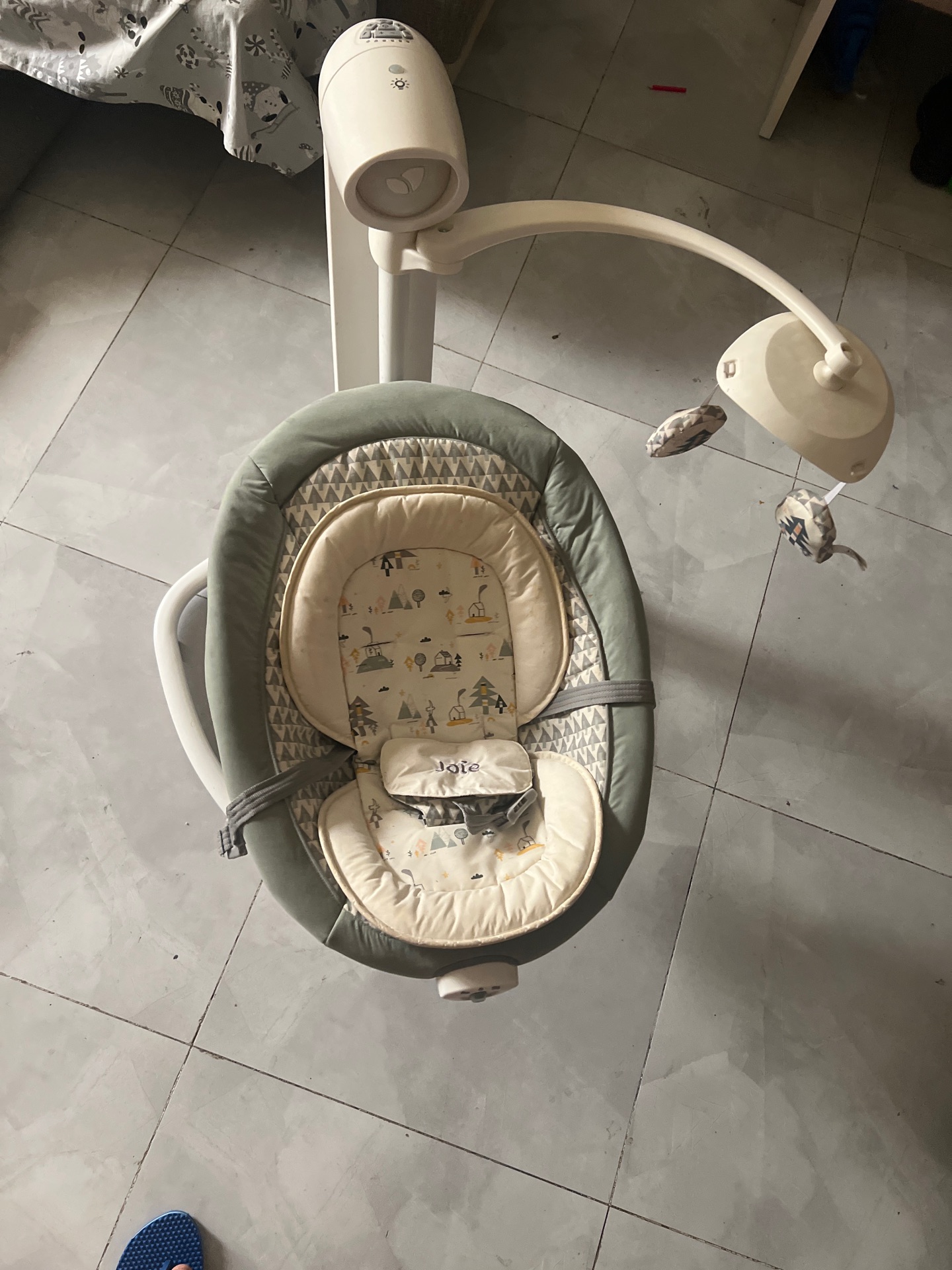 Joie new born electric cradle with EU safety standards  - Image 2