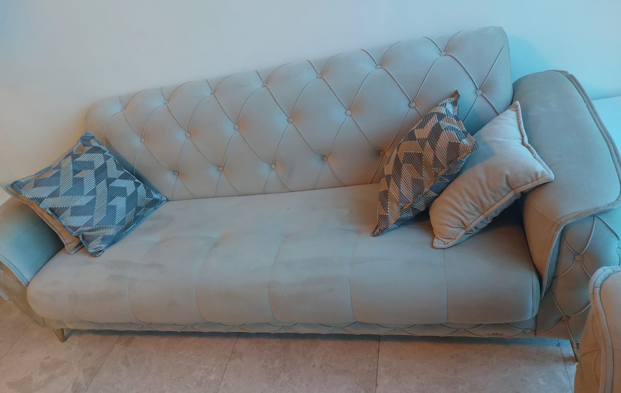 Premium Full Sofa Set + Table, Lamp & Cushions – Excellent Condition - Image 2