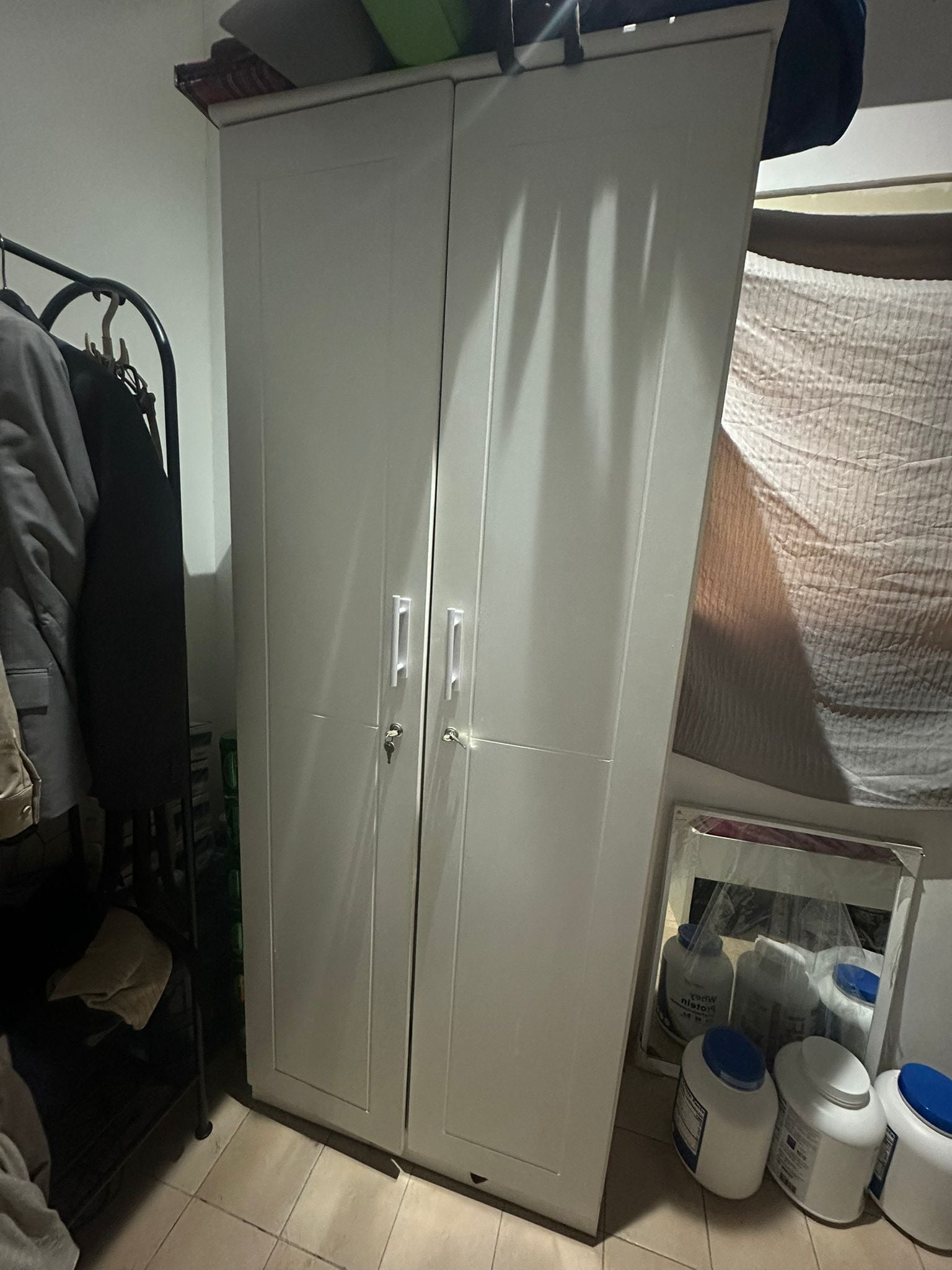 White cupboard - Image 1