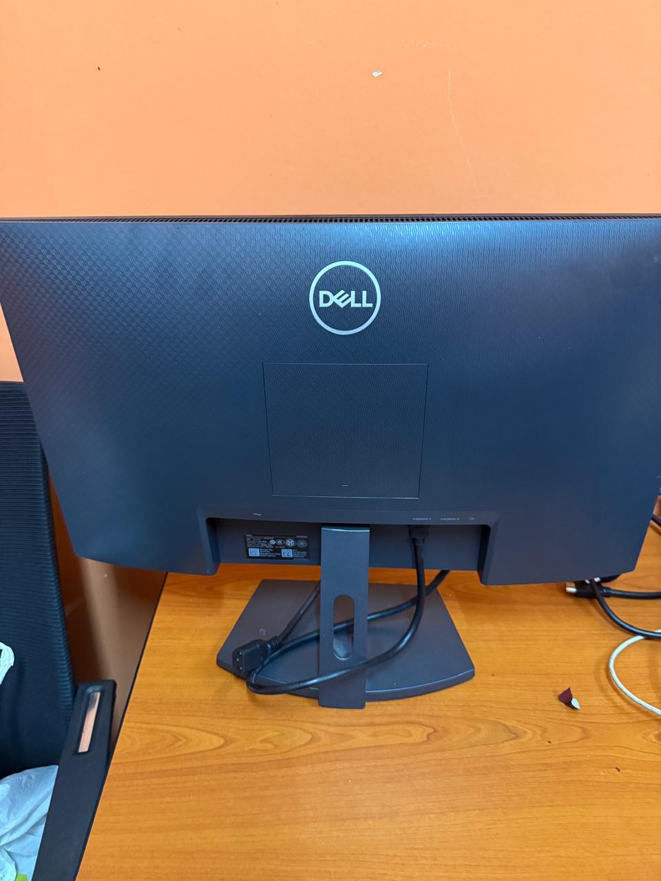 Dell P2421 Monitor for sale in excellent condition - Image 7