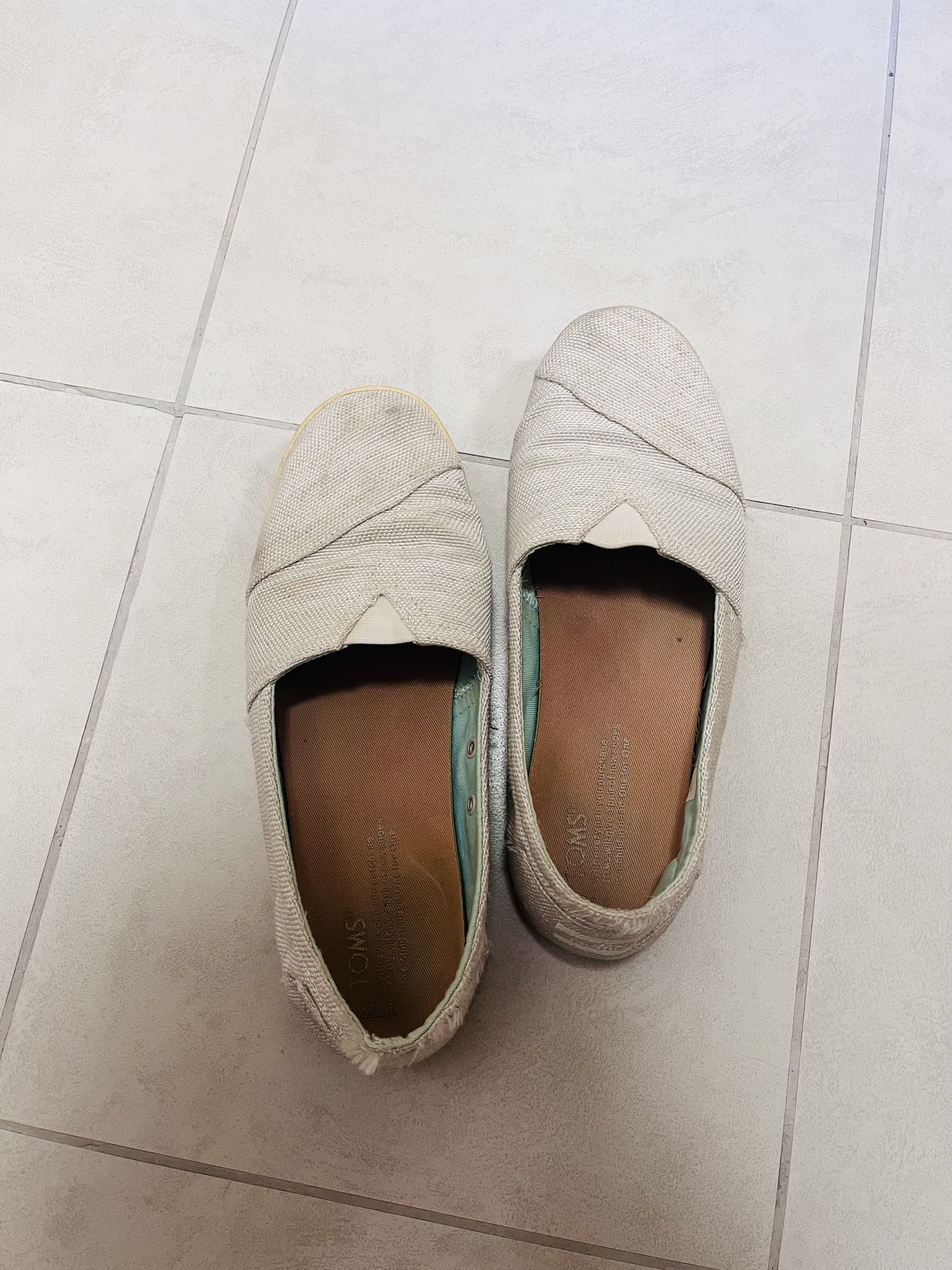 Toms shoes in good condition  - Image 2