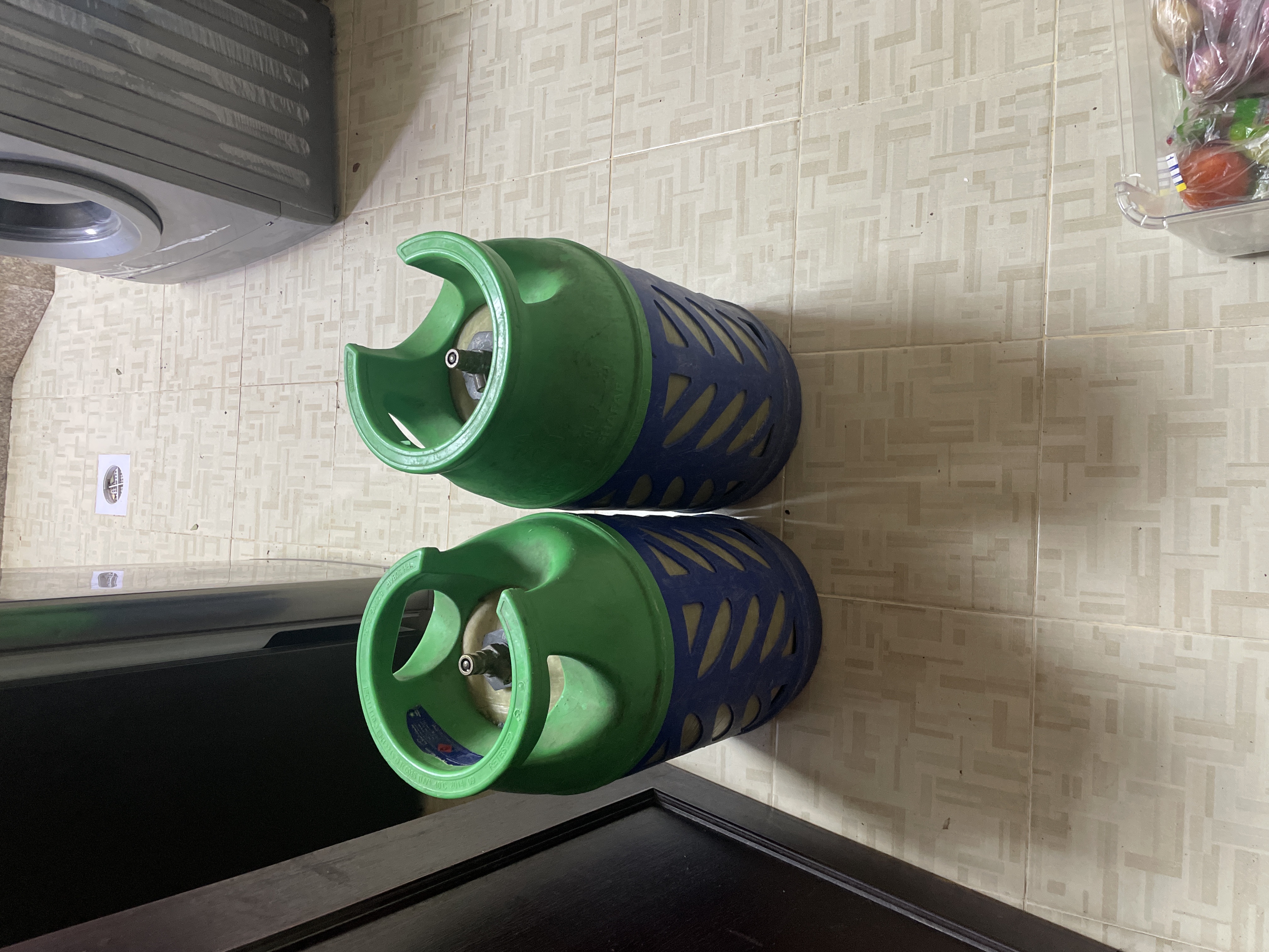 Gas cylinder 2+ regulator - Image 2