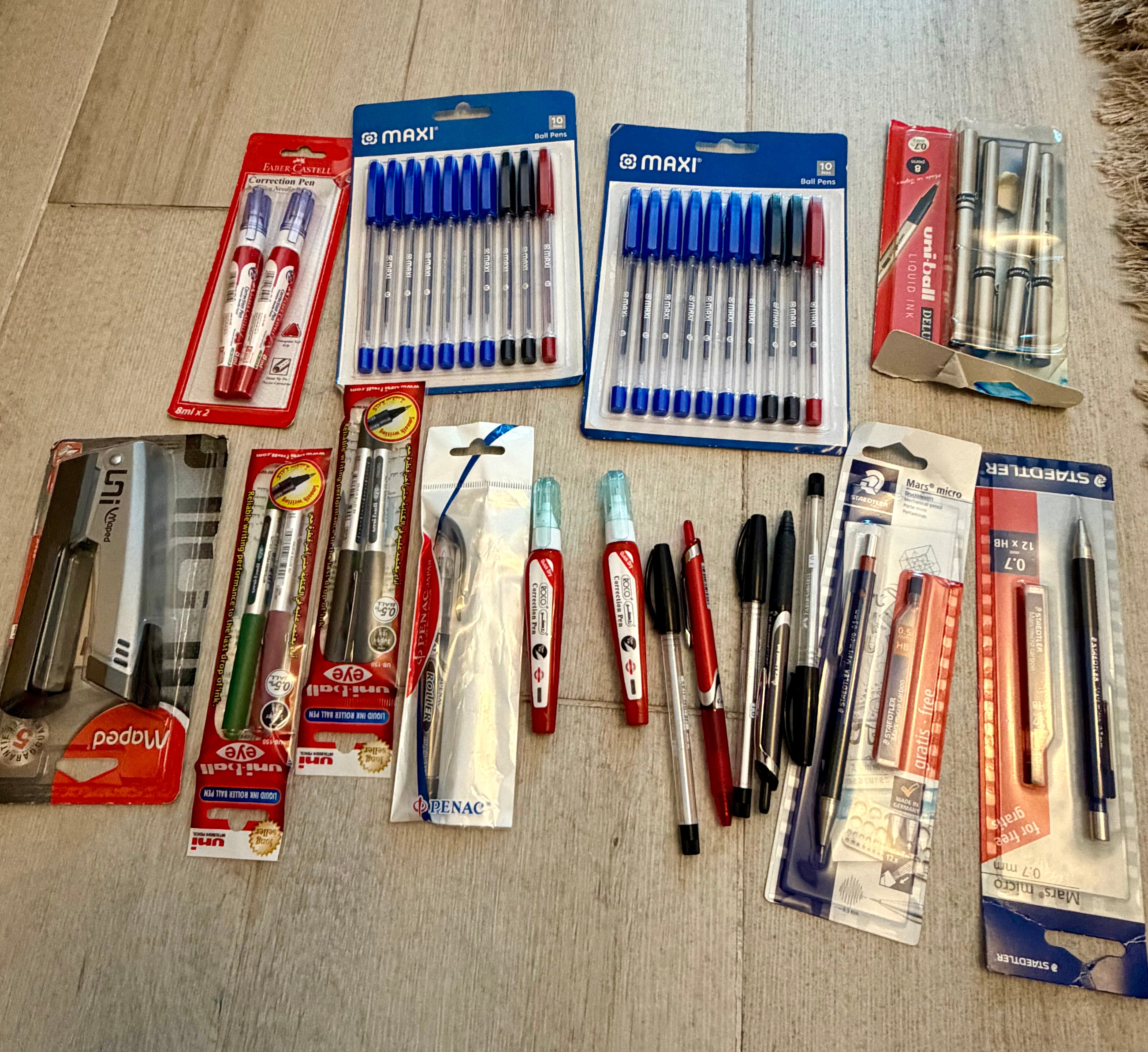 office supplies - Image 1