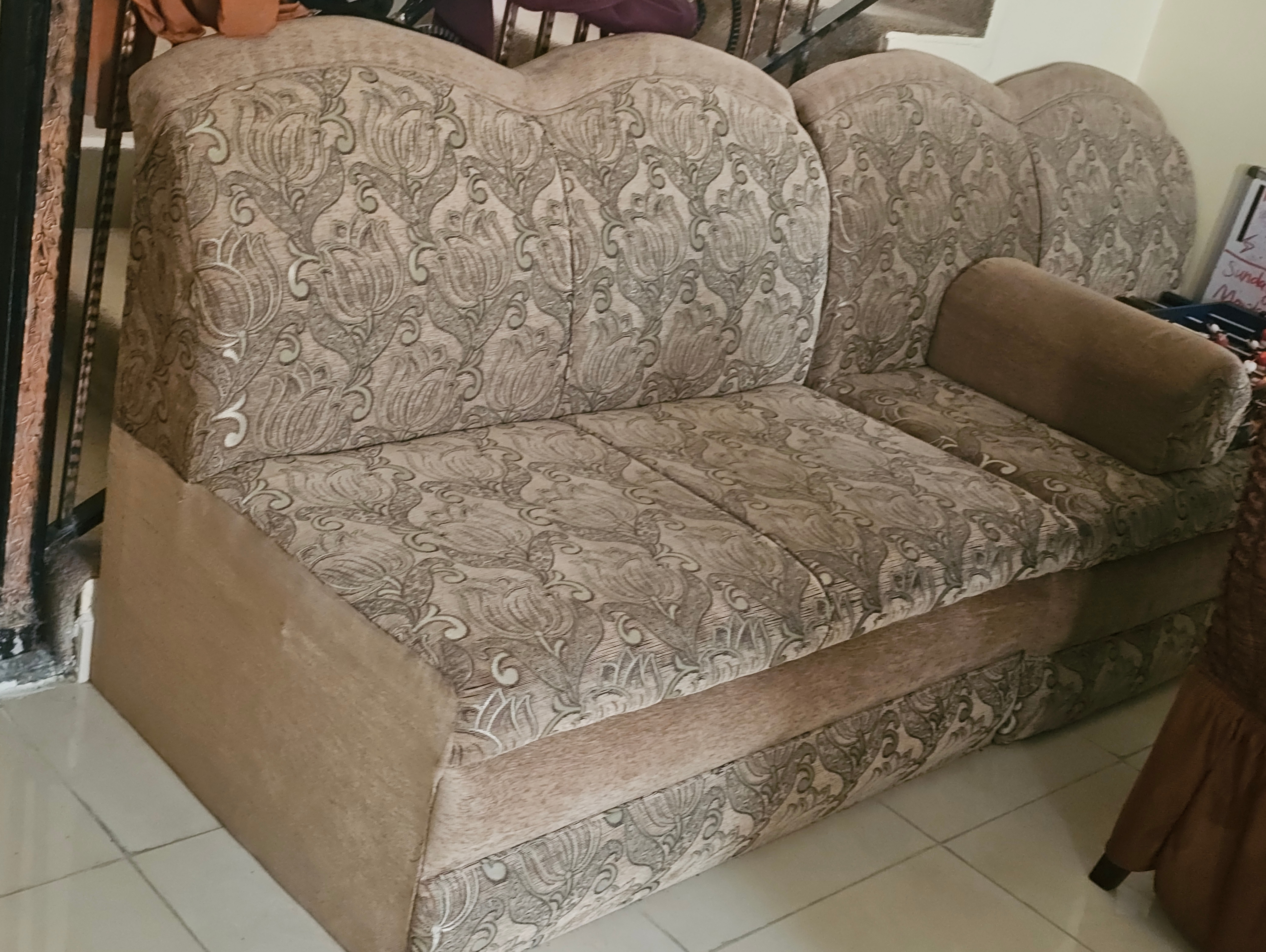Selling sofa set - Image 1