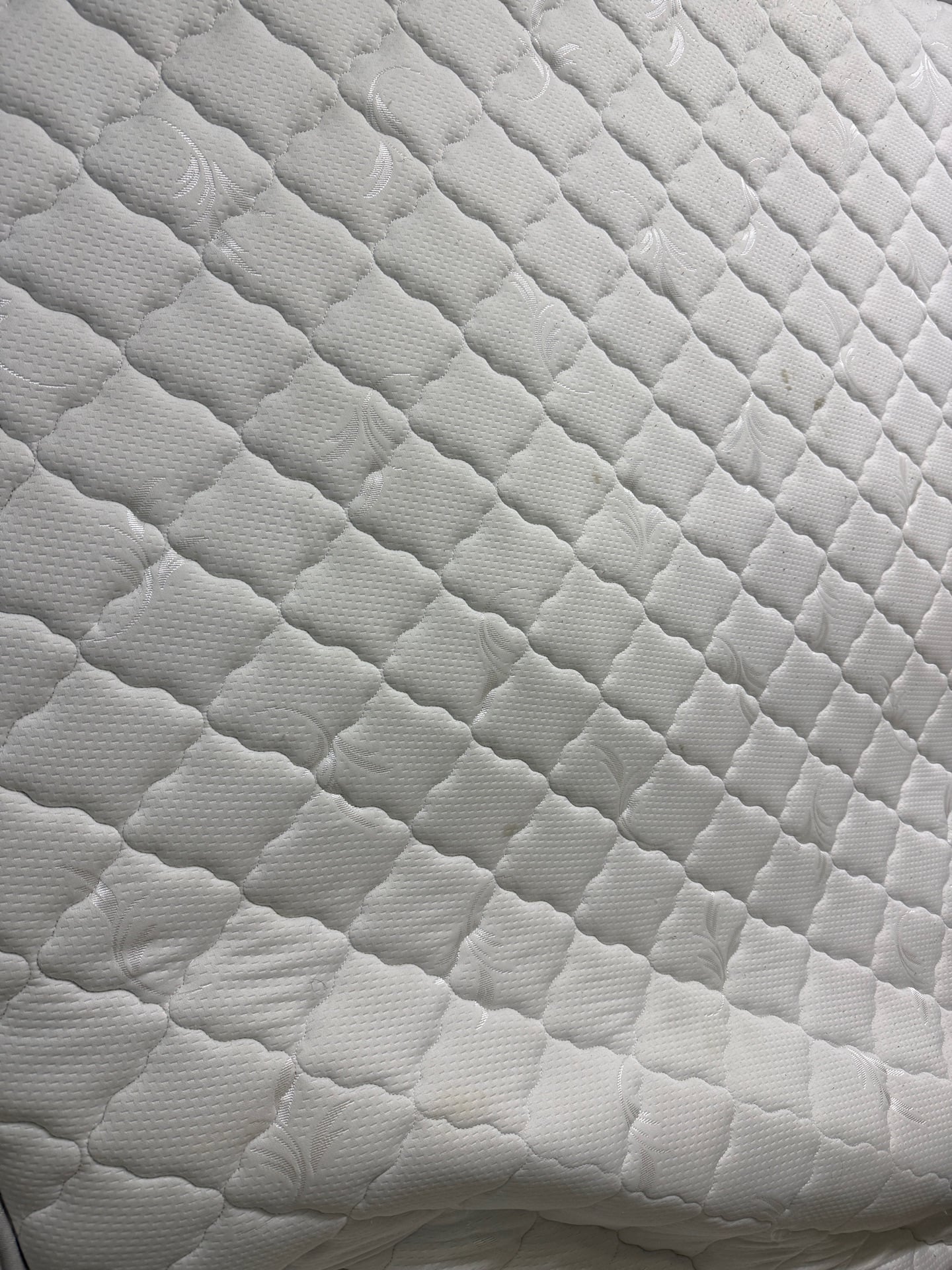 King size mattress - Image 1