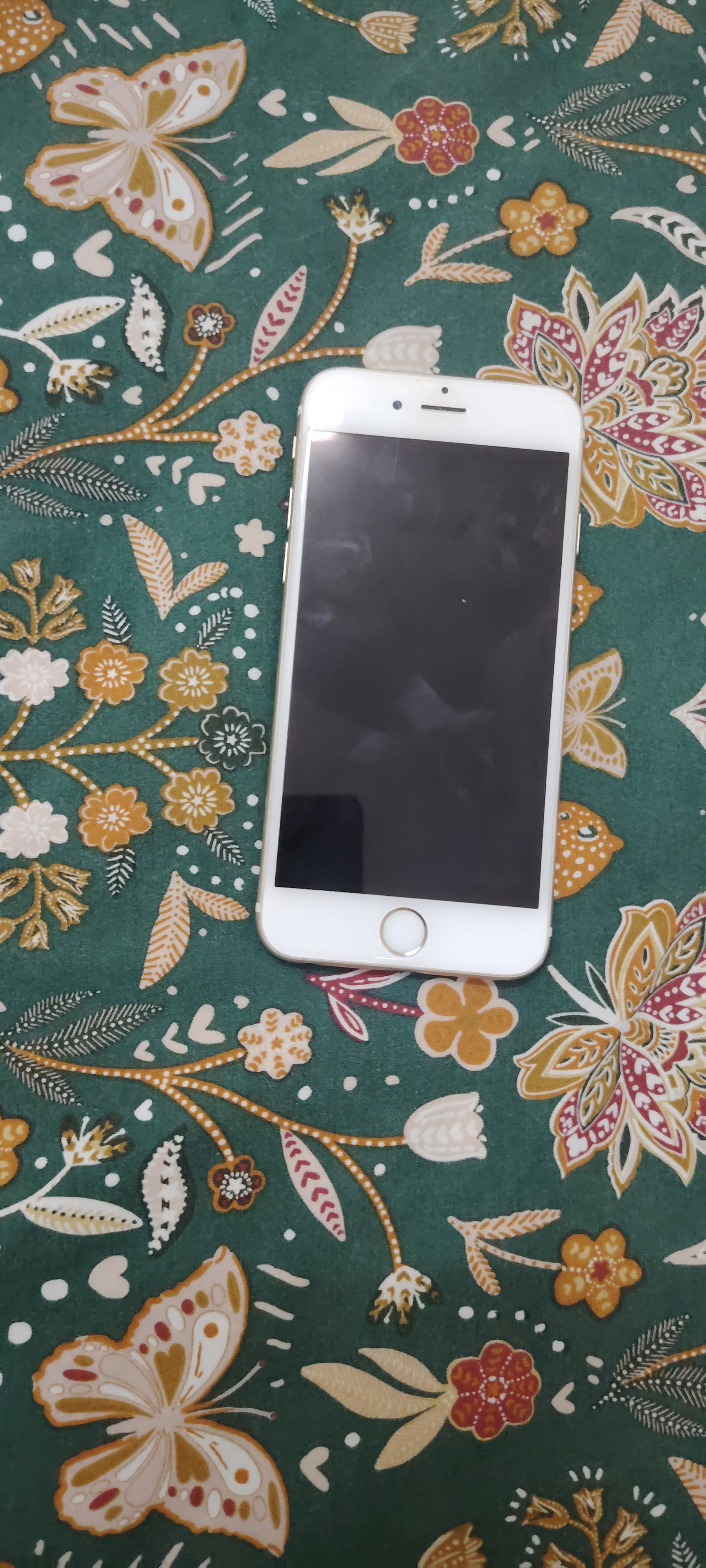 I Phone 6 - Image 1