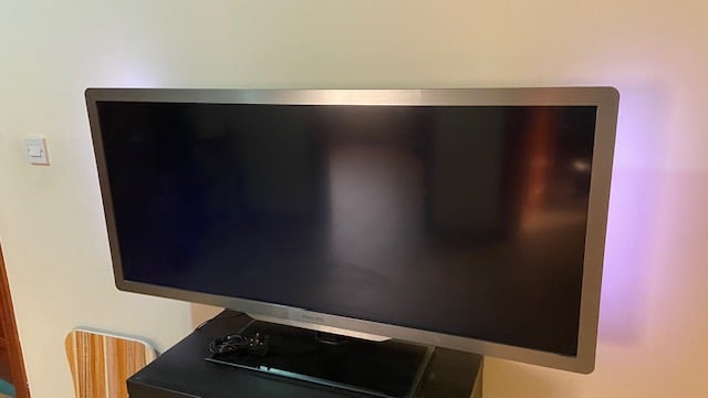 Philips Cinema 50inch 21:9 Gold Series 50PFL7956H Smart LED TV - Image 8