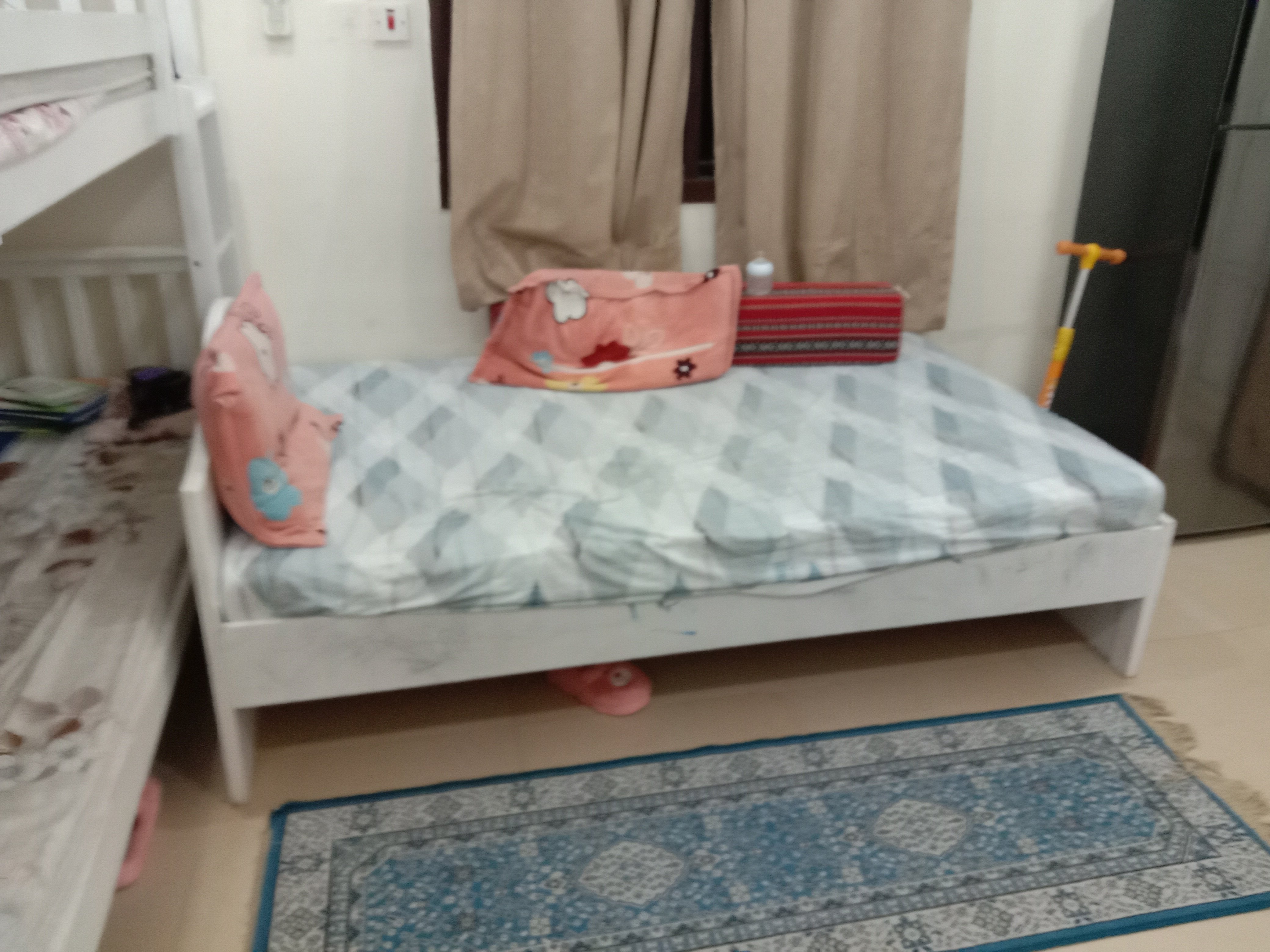 Bed with mattress and table - Image 3
