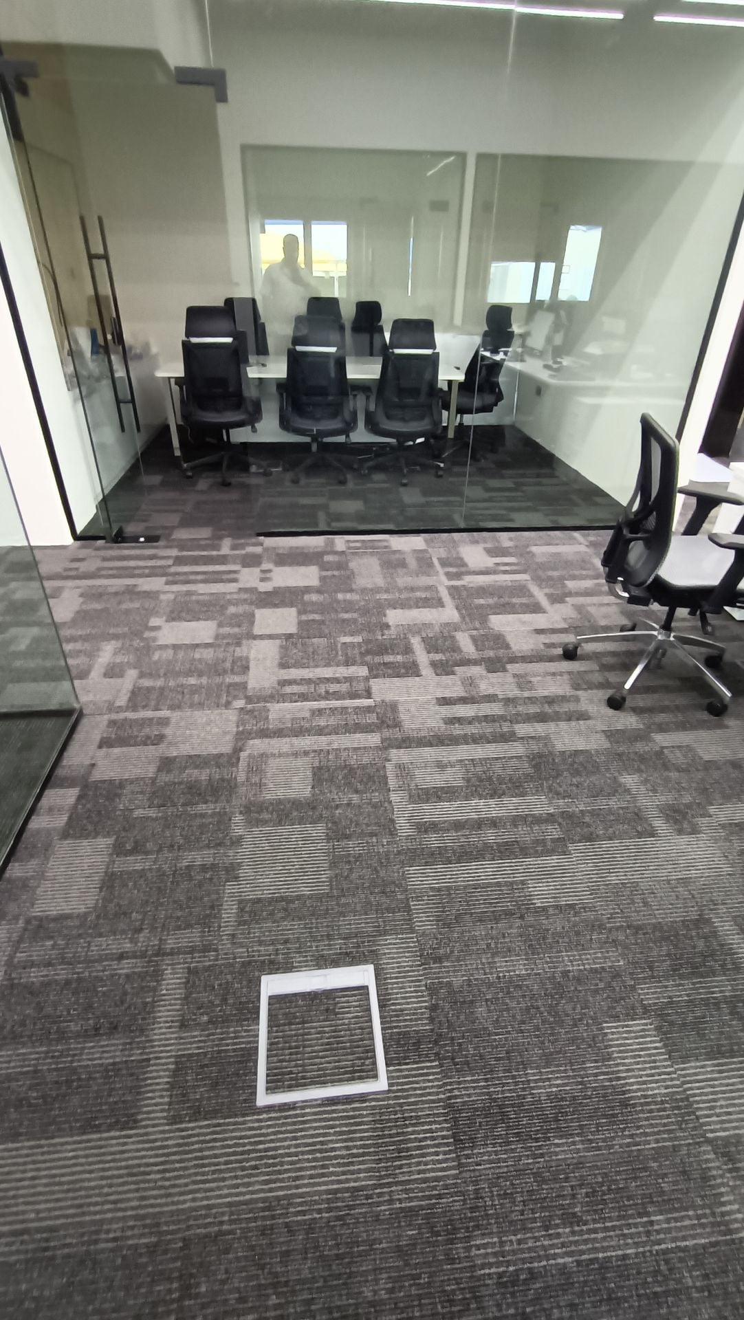 Office tiles carpet  - Image 4