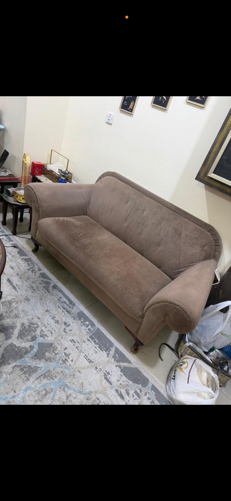 Sofa set 3PC Brown Color طقم كنب 3 قطع بحالة ممتازة لون بني - Image 2