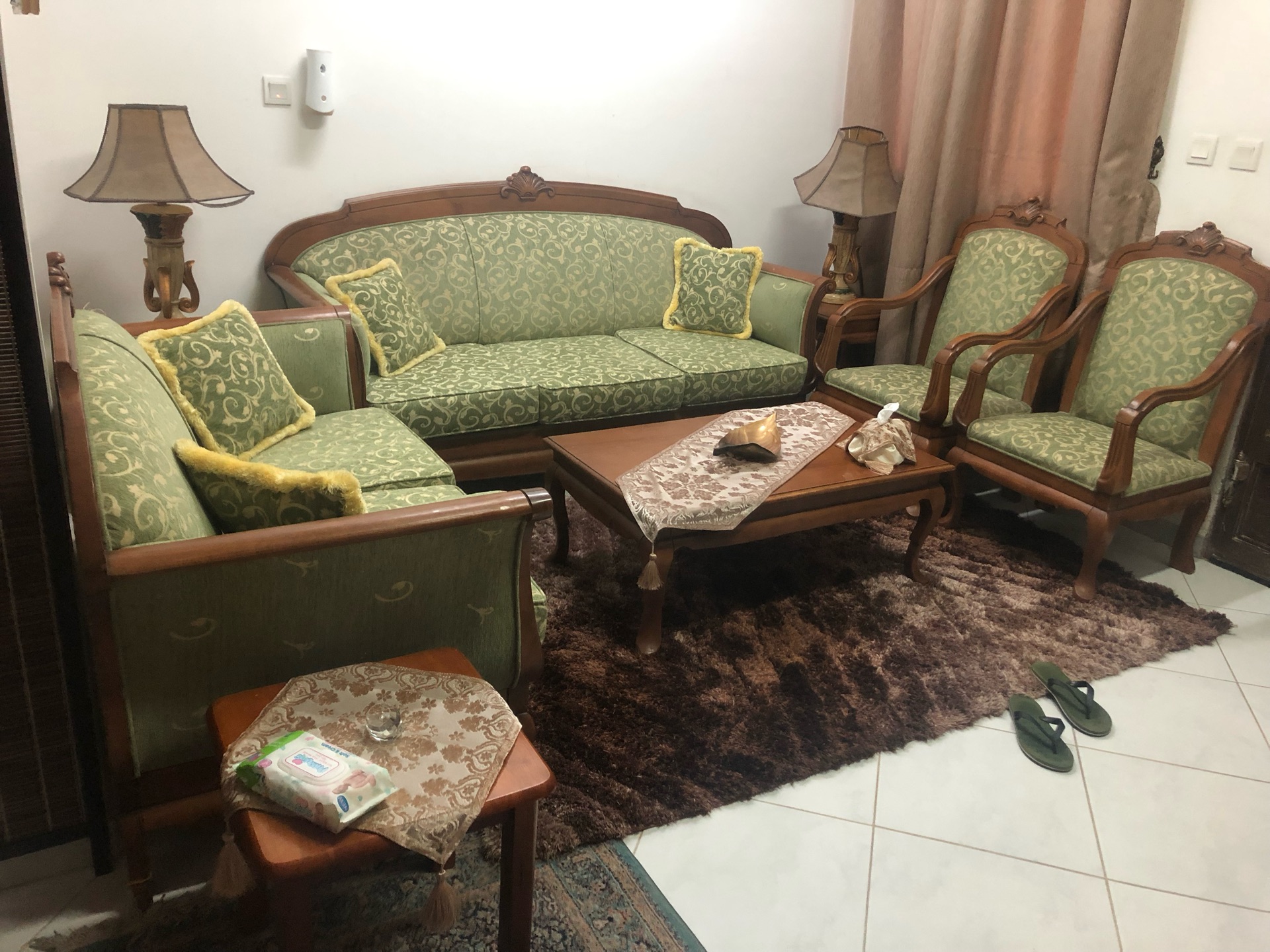 Saloon set - Image 1