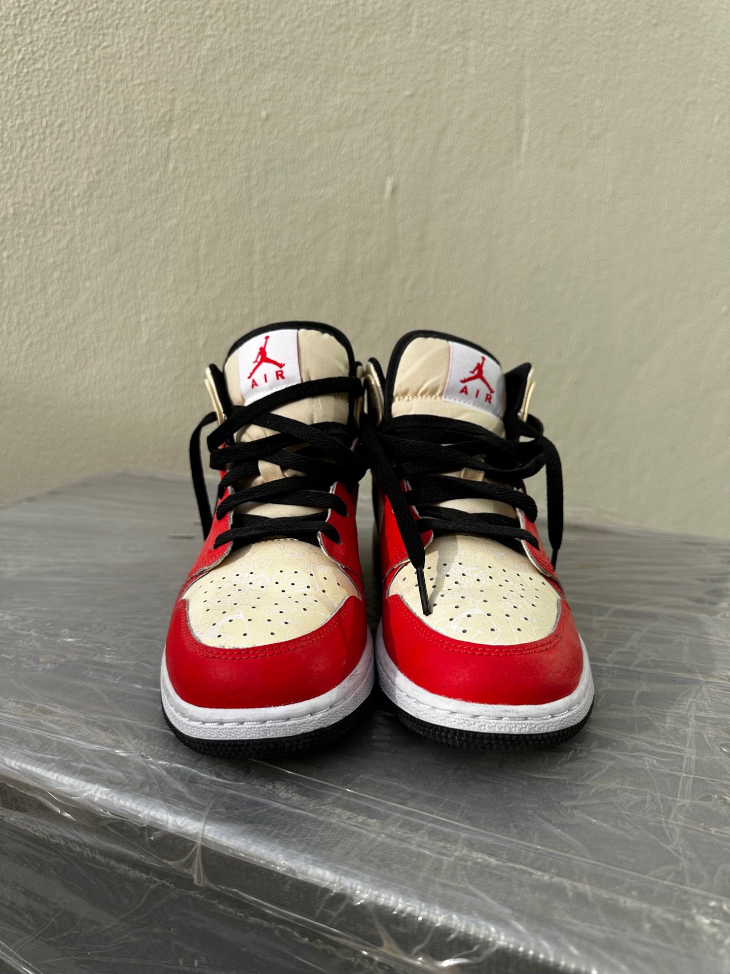 Air Jordan 1 Highs Special Edition  - Image 2
