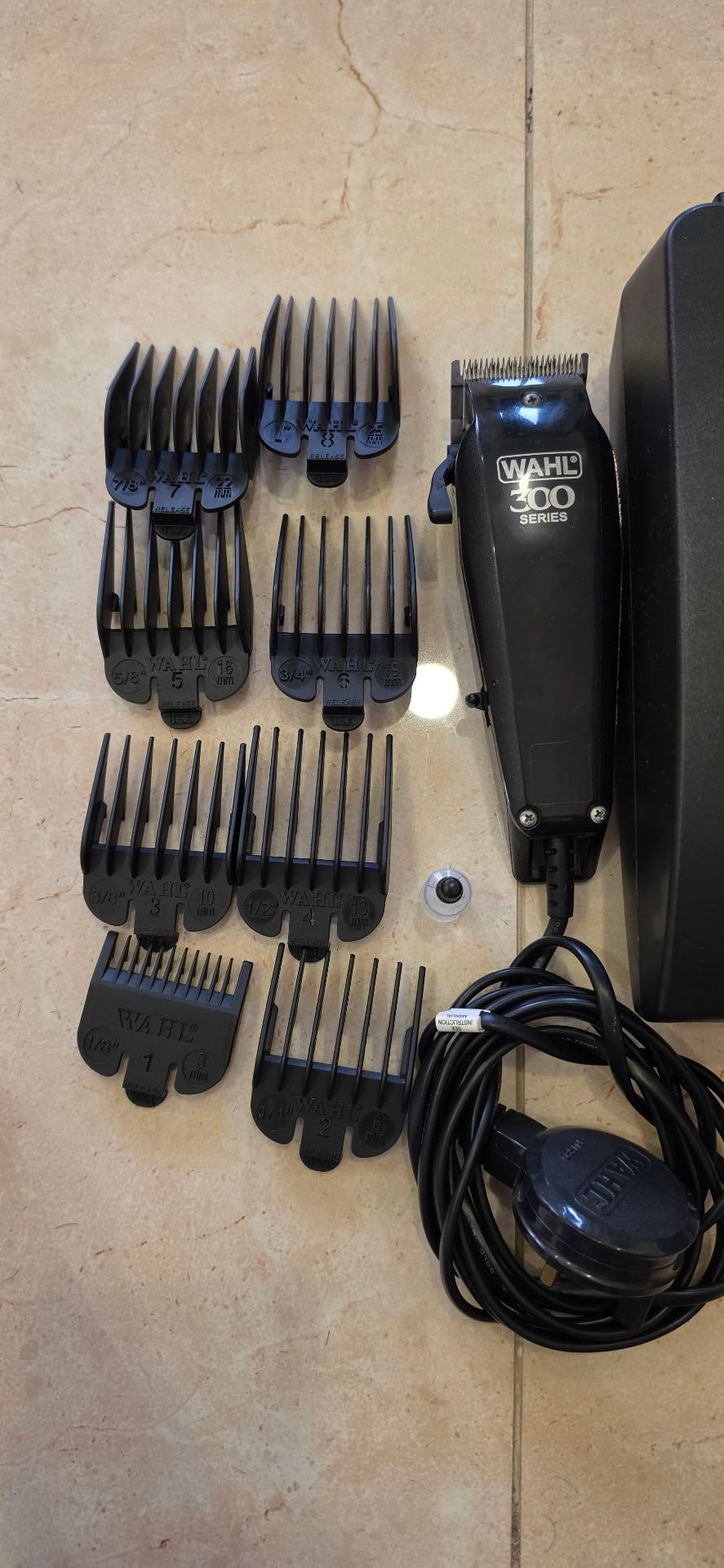 Full Set Wahl 300 Series Wired Hair Clipper - Image 2