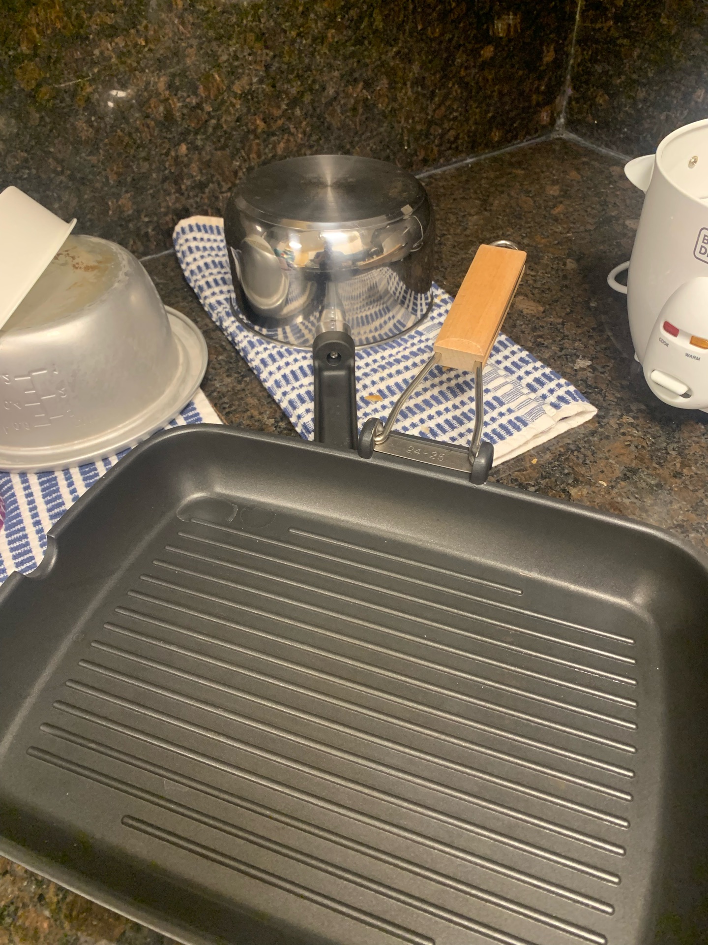 House Hold Items - dinner set, serveware, tea set, jar, cookware etc. - Image 10